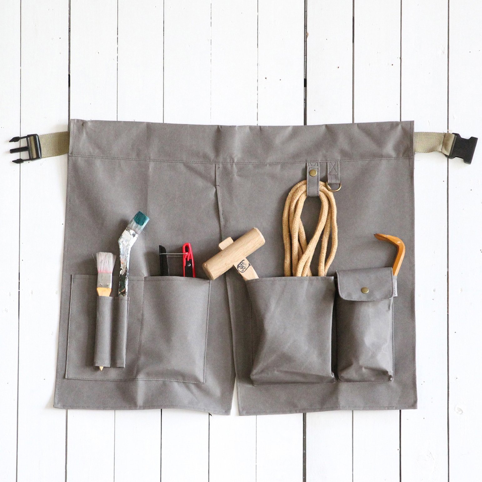 Slitfront Apron3.jpeg
