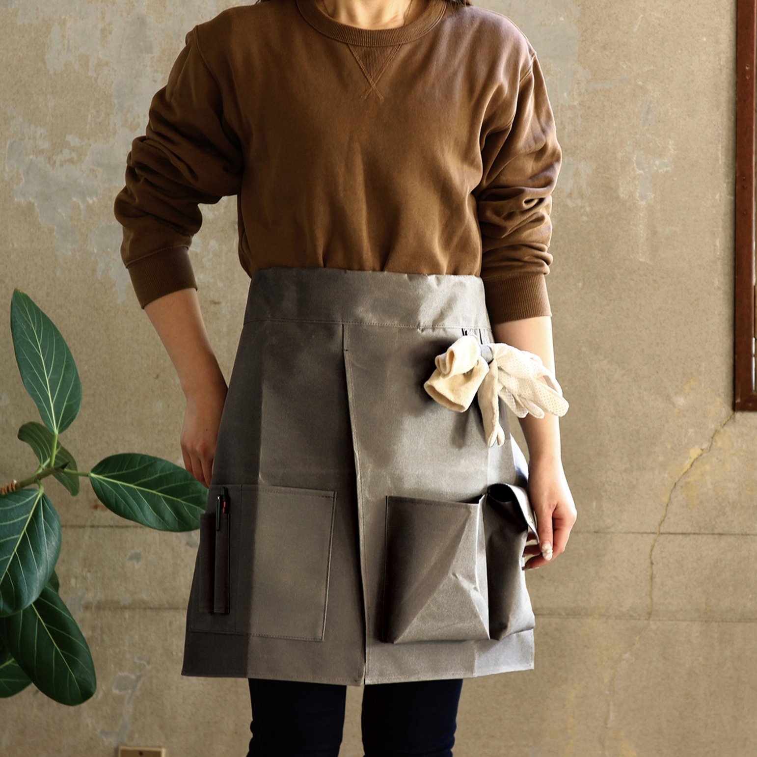 Slitfront Apron 1.jpeg