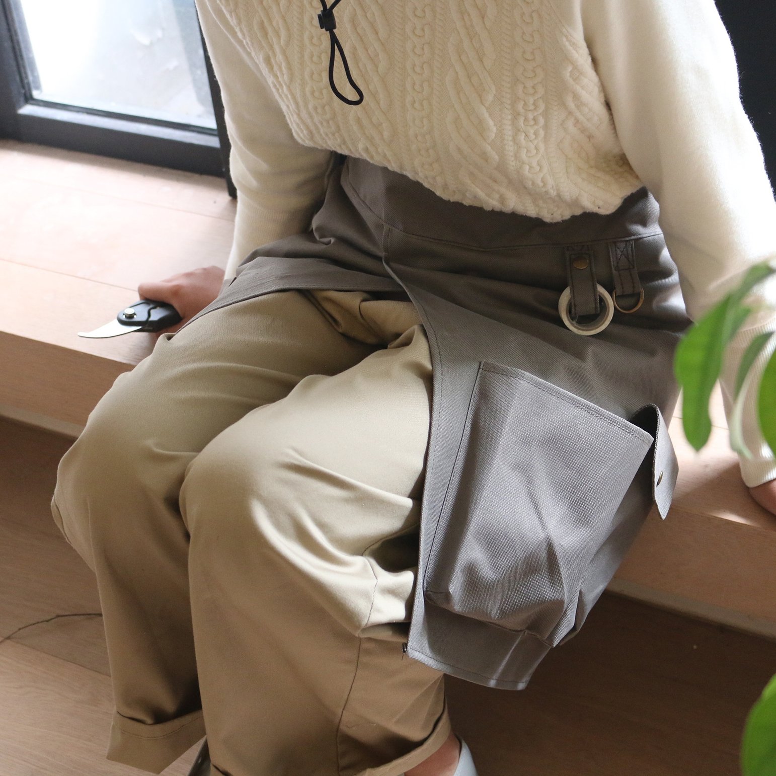 Slitfront Apron 4.jpeg