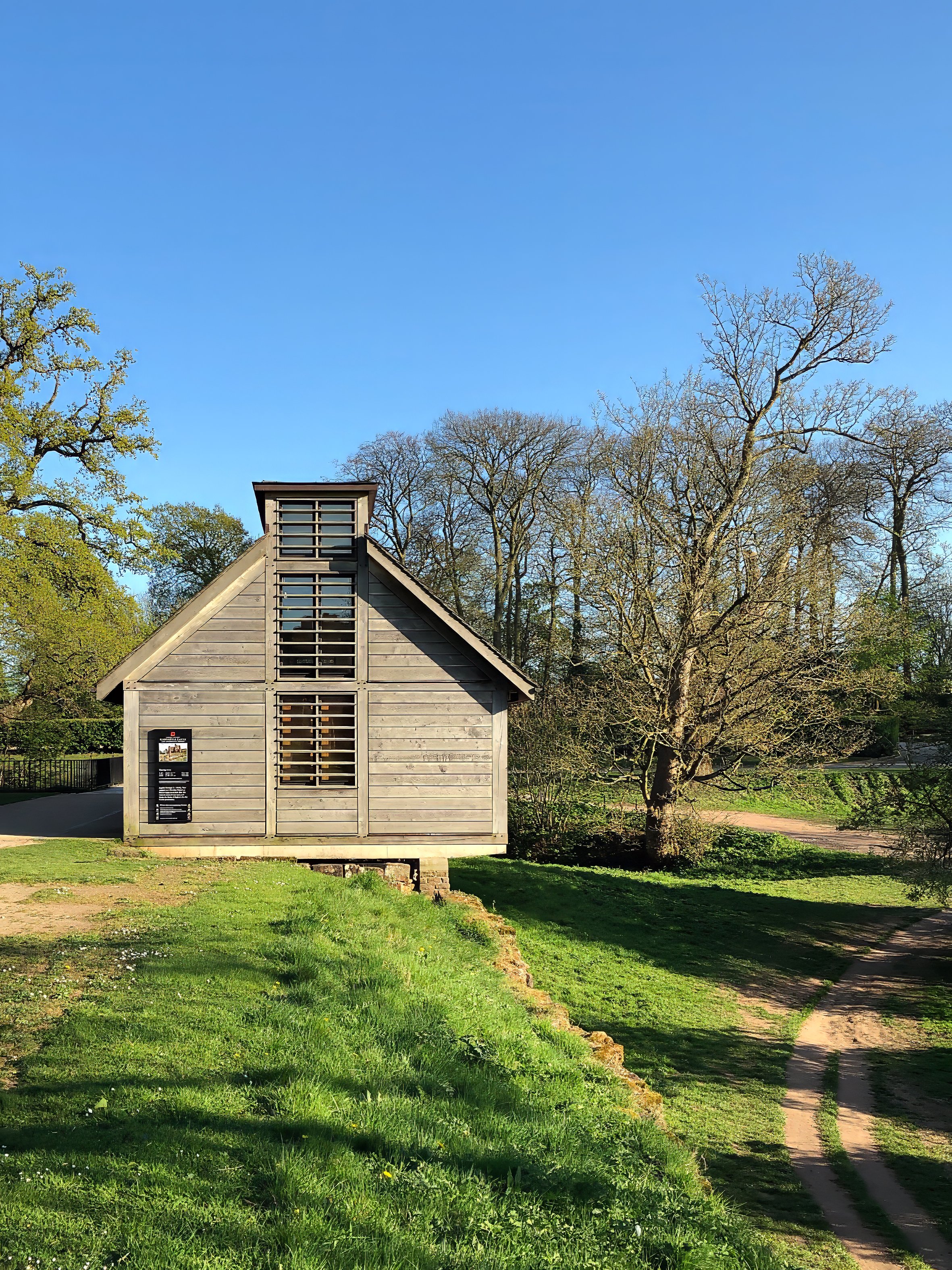 Kenilworth Castle by Richard Griffiths Architects