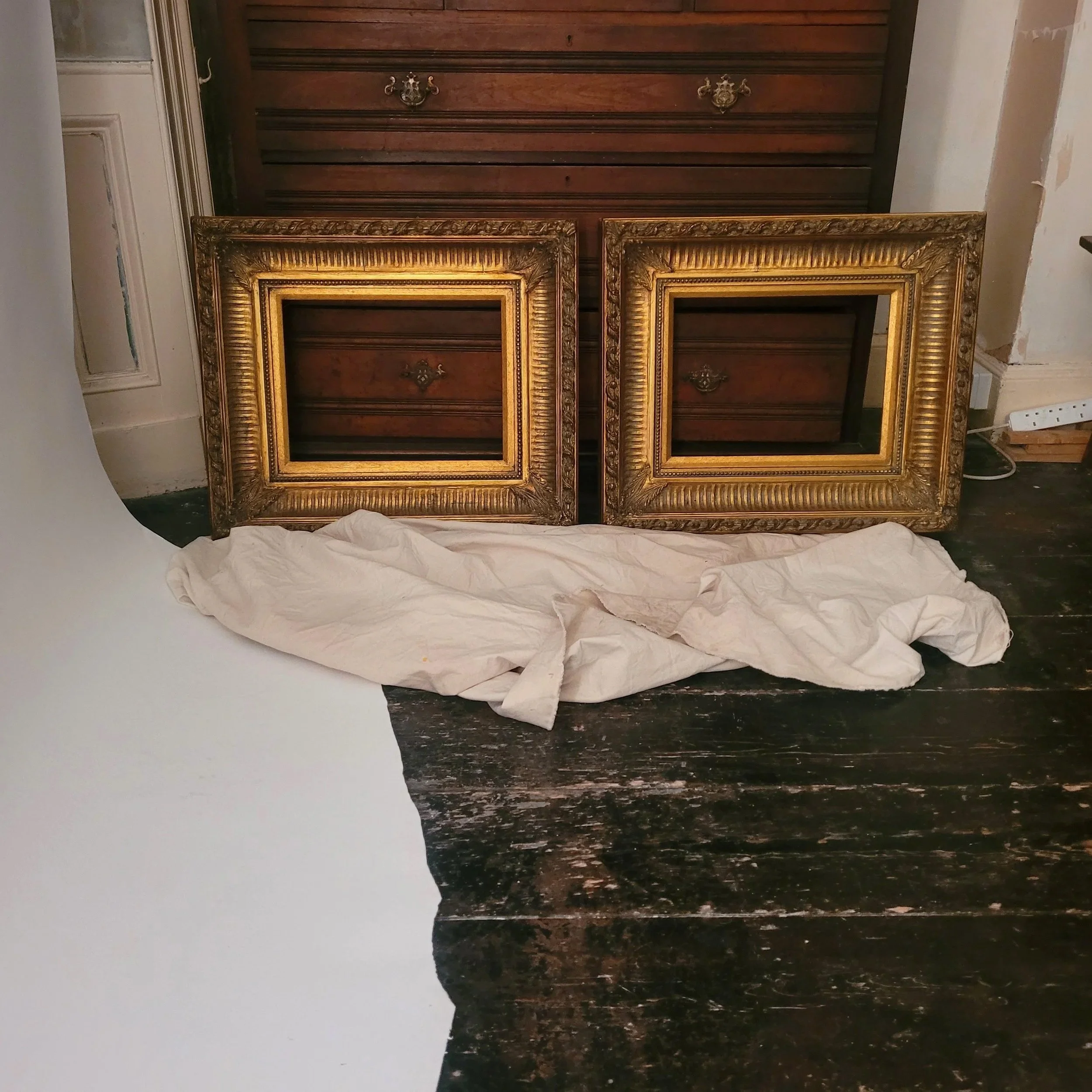 gilt+wood+frame+2.jpg