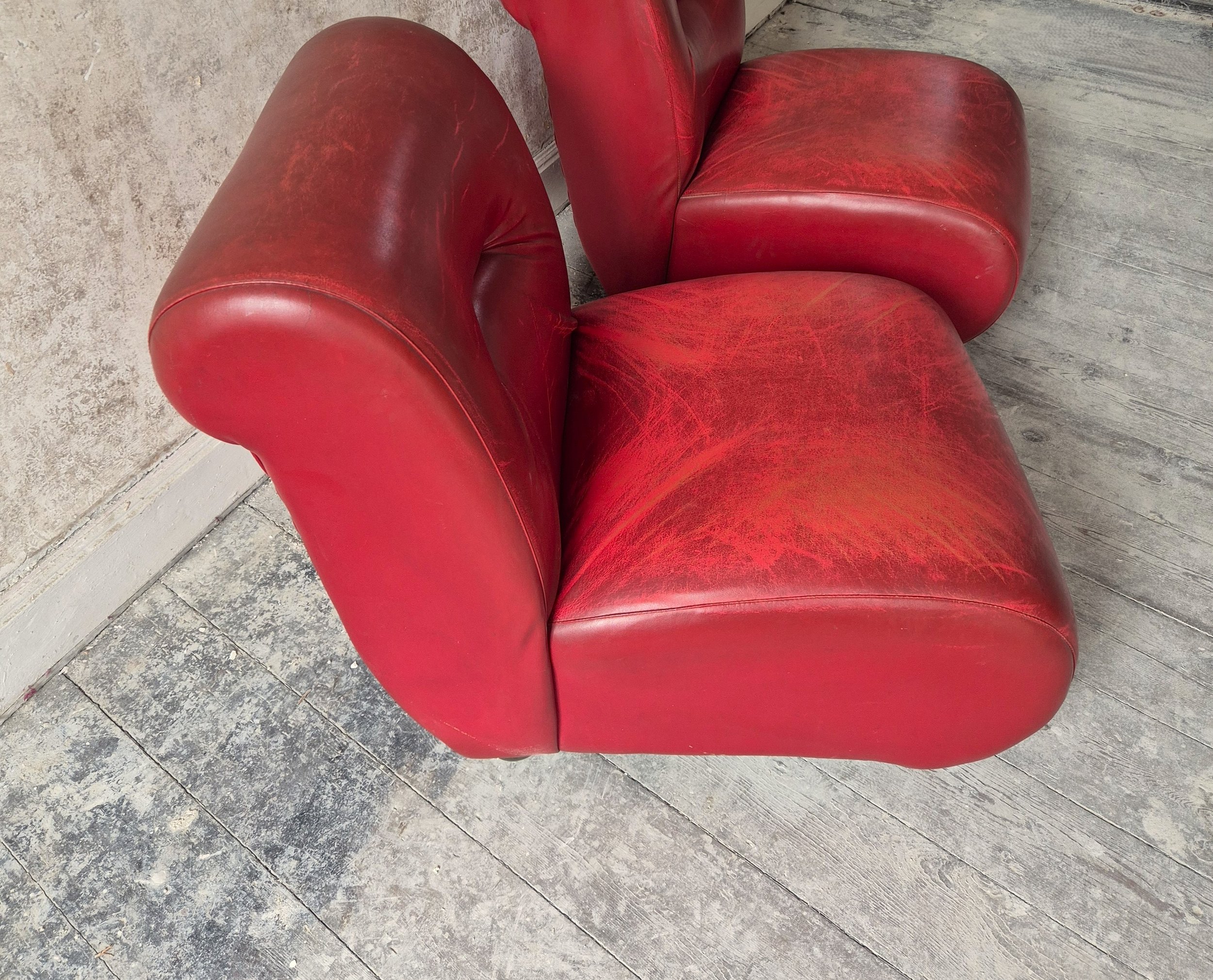 red leather chairs edited 2 300626.jpg