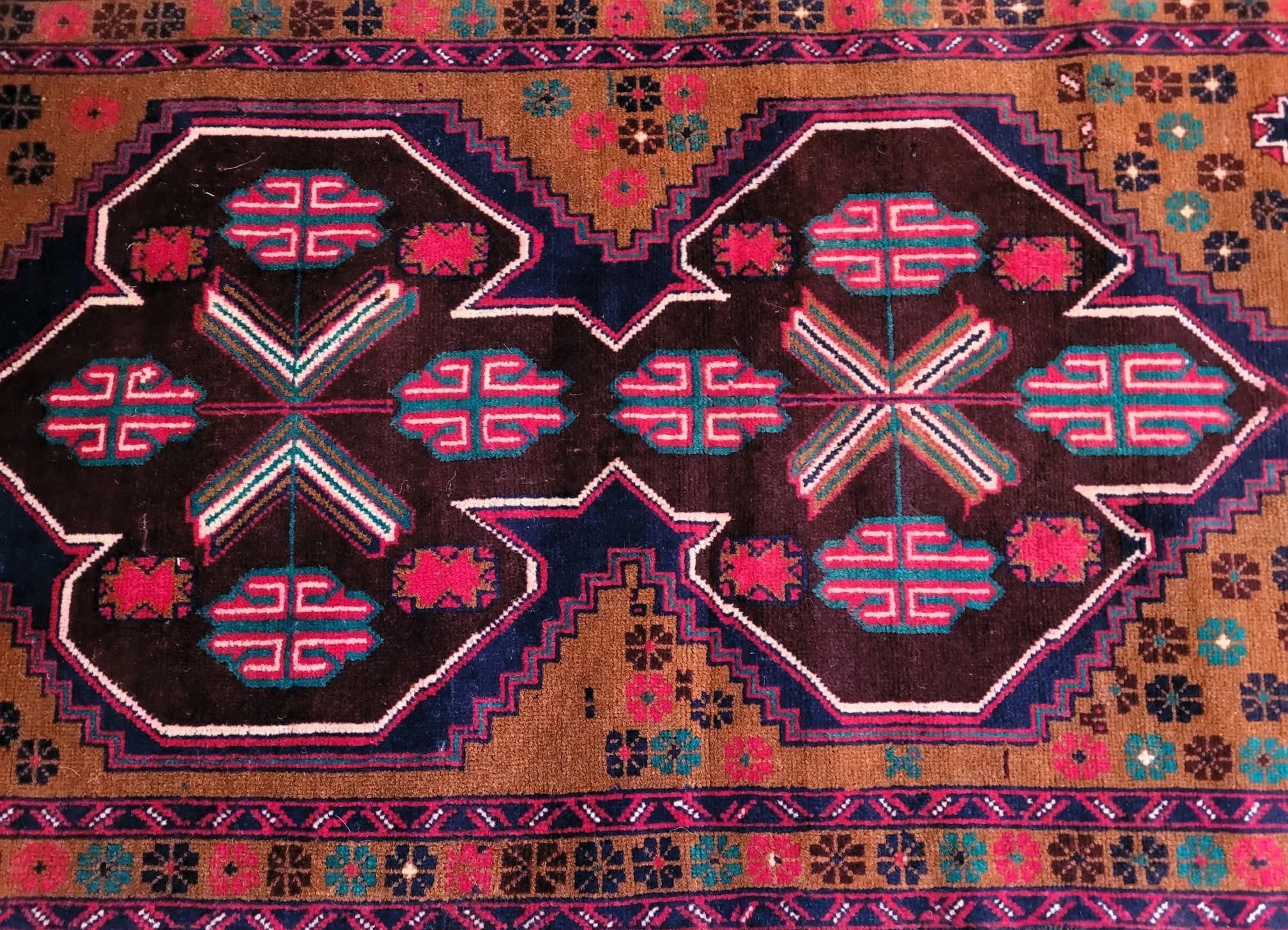 vintage rug 1 new photo.jpg