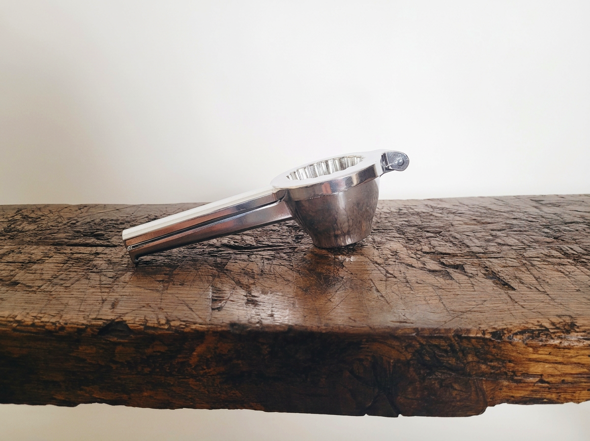 Italian cast aluminium citrus juicer - From €38.00