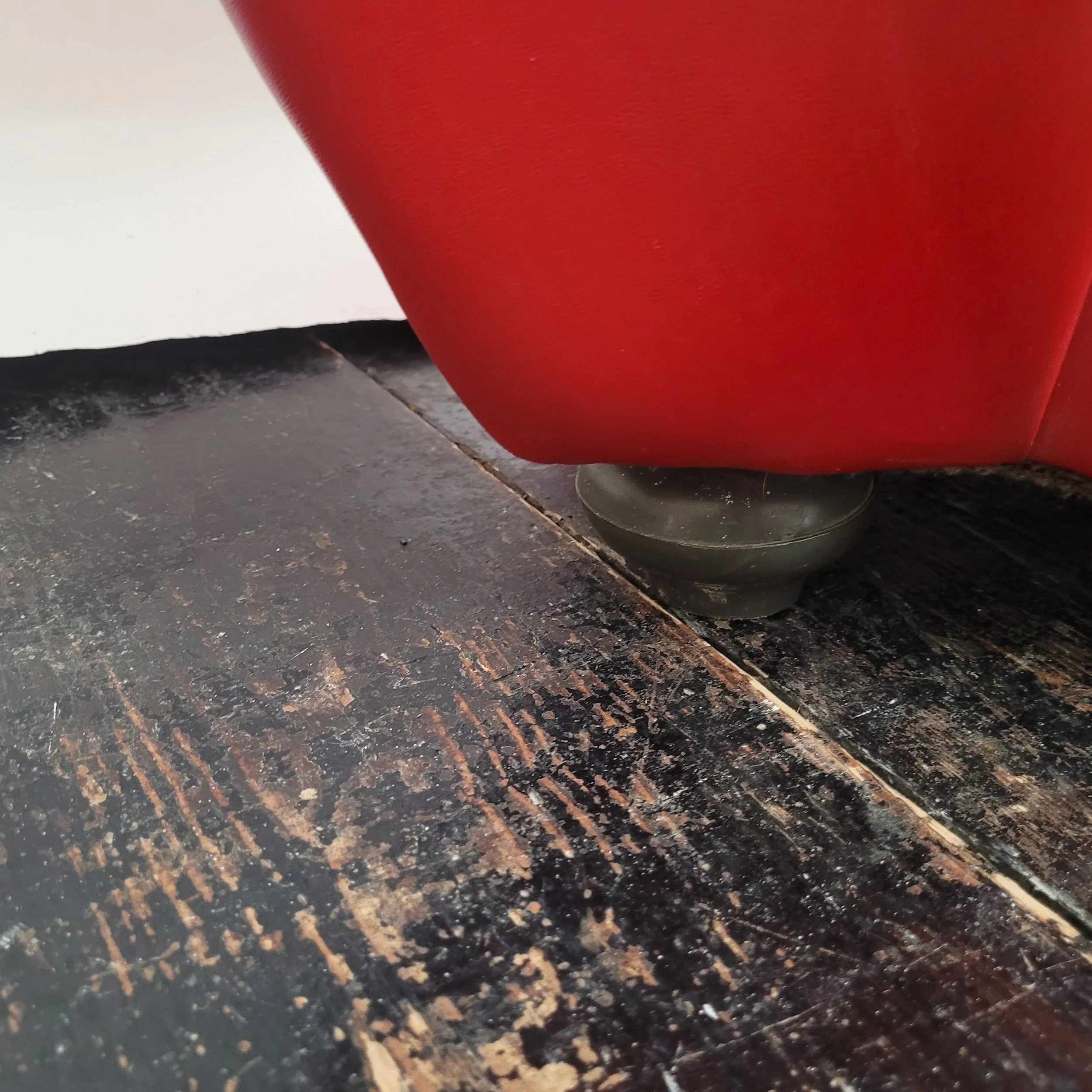 red leather chair 3.jpg