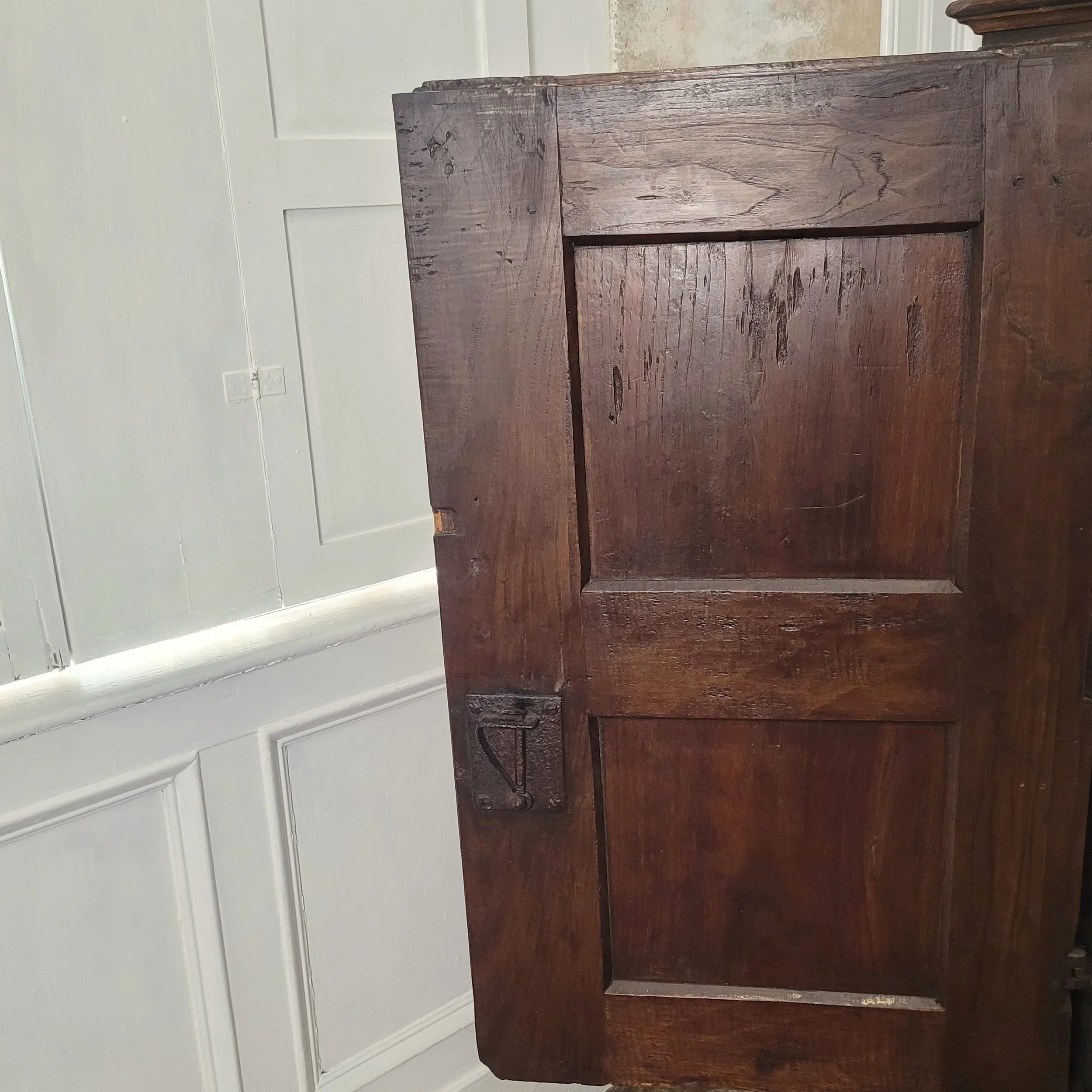 cupboard 11 edit.jpg