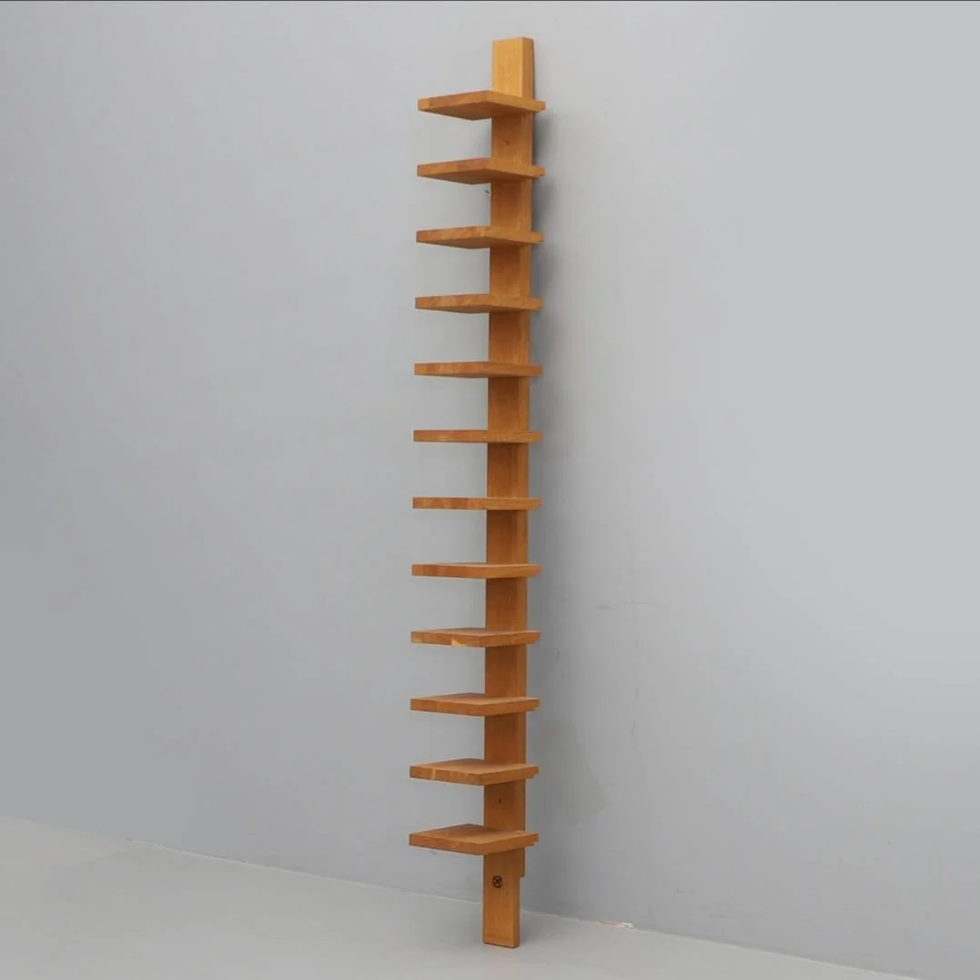 bookcase 1.jpg