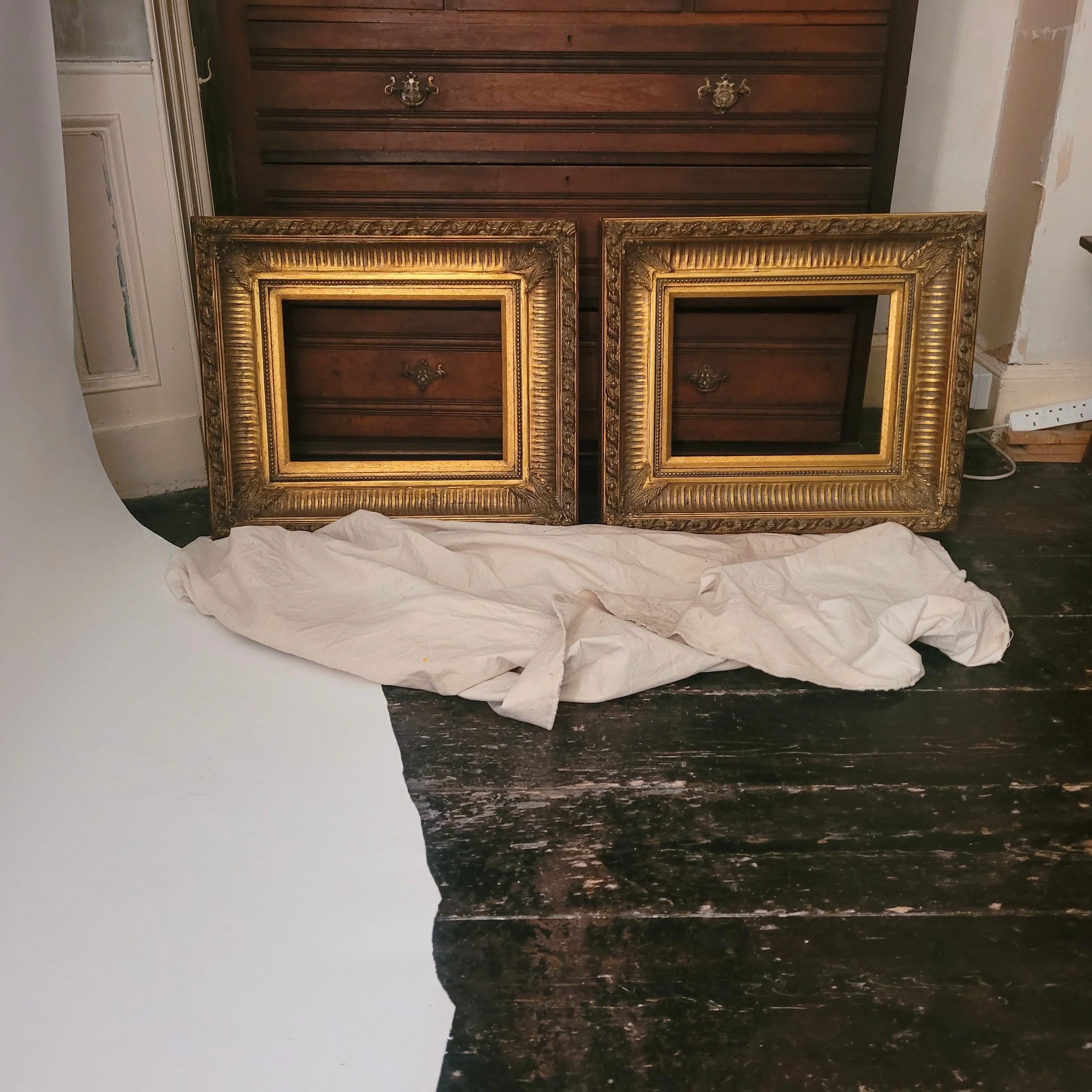 gilt wood frame 2.jpg