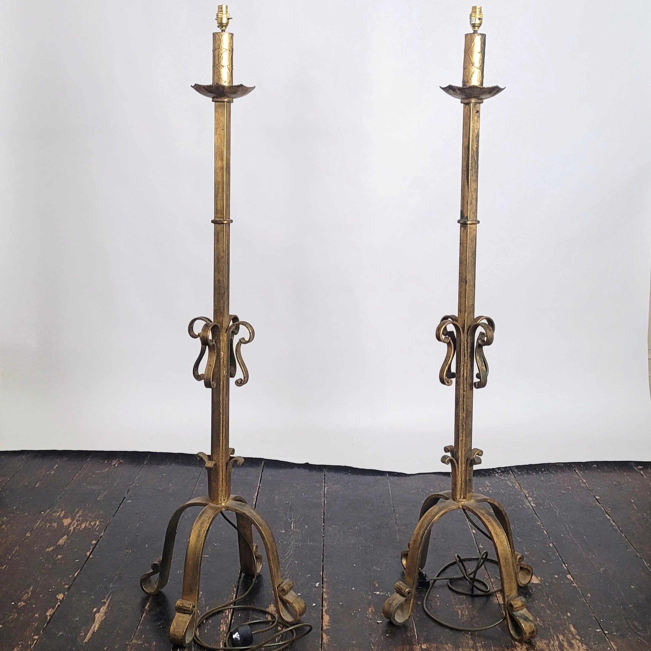 20th Century Spanish gilt iron floor lamp - €750.00