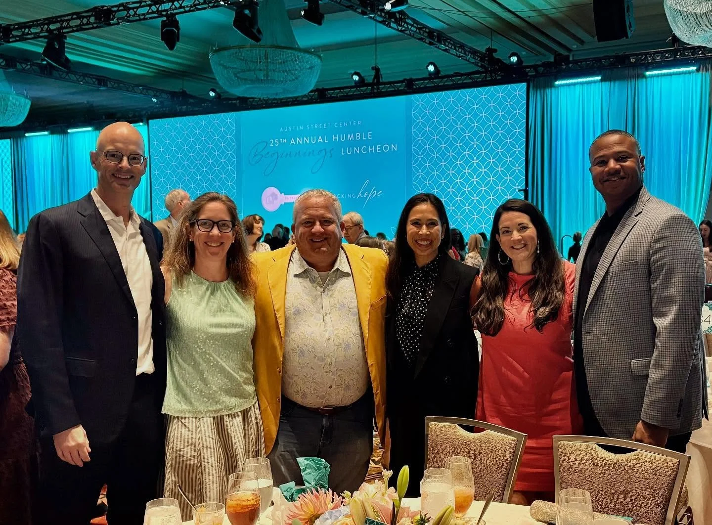 Another inspiring and impactful @austinstreetcenter Humble Beginnings Luncheon last week. Edward Norton was the perfect speaker 🎤 and so eloquently reminded us that we have to bring our contributions and energy every day within our communities to se