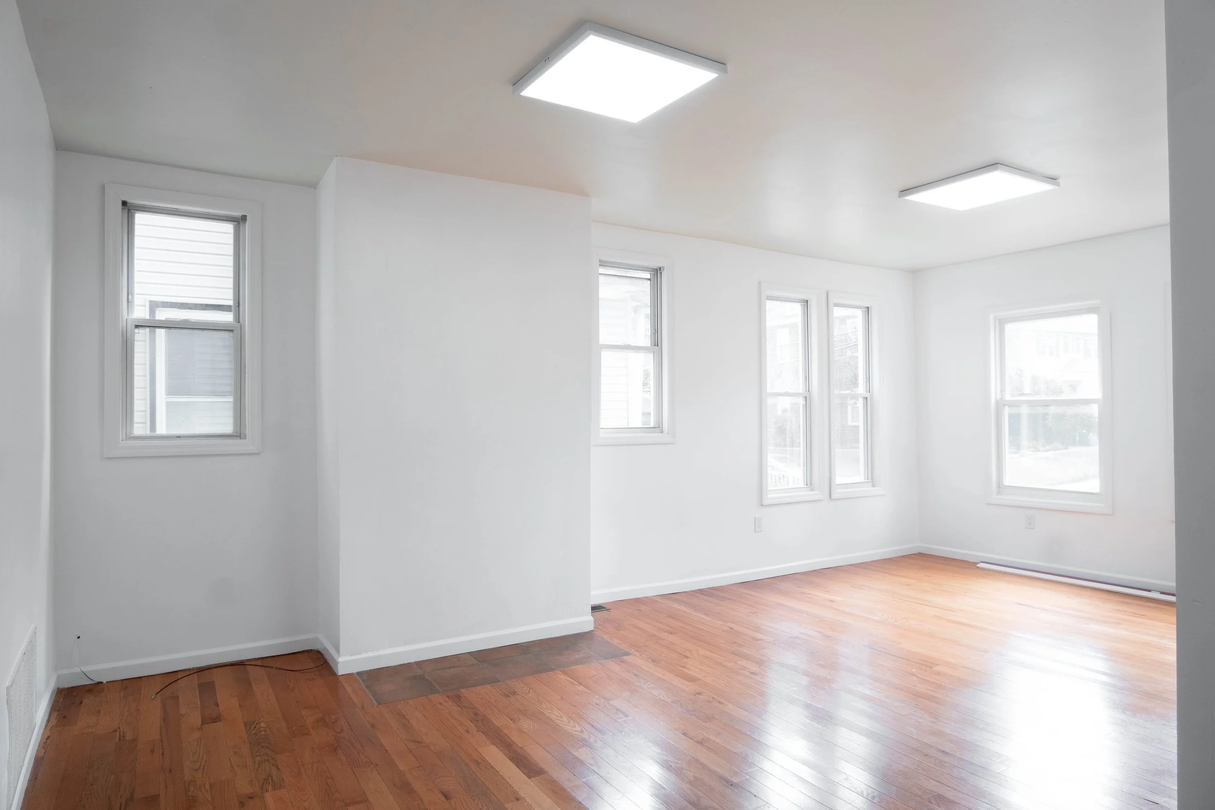 1043 Hunterdon St-2 (Room 1).jpg