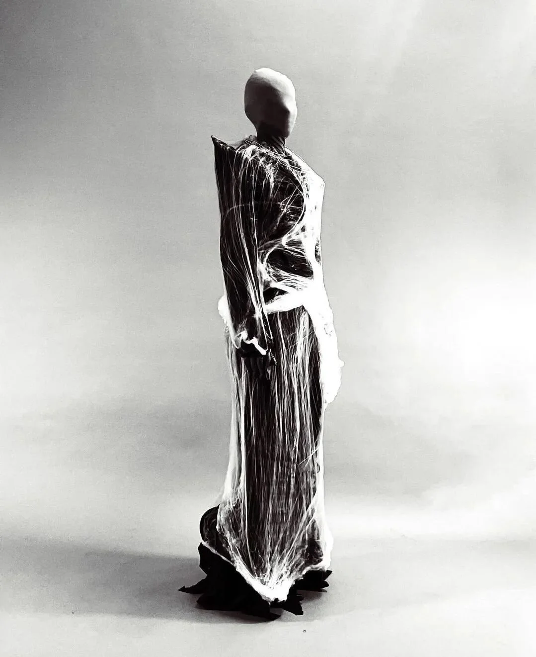 RUBY HUNG @ruboling || Nat 360&deg; wearing blazers set + moulded net +

&gt;&gt; Visit hungpoling.com &gt;&gt; 

#fashiondesign #print #graphic #textile #experimentalphoto #hungpoling #model #london #switzerlandgallery #texturing #deconstructedfashi