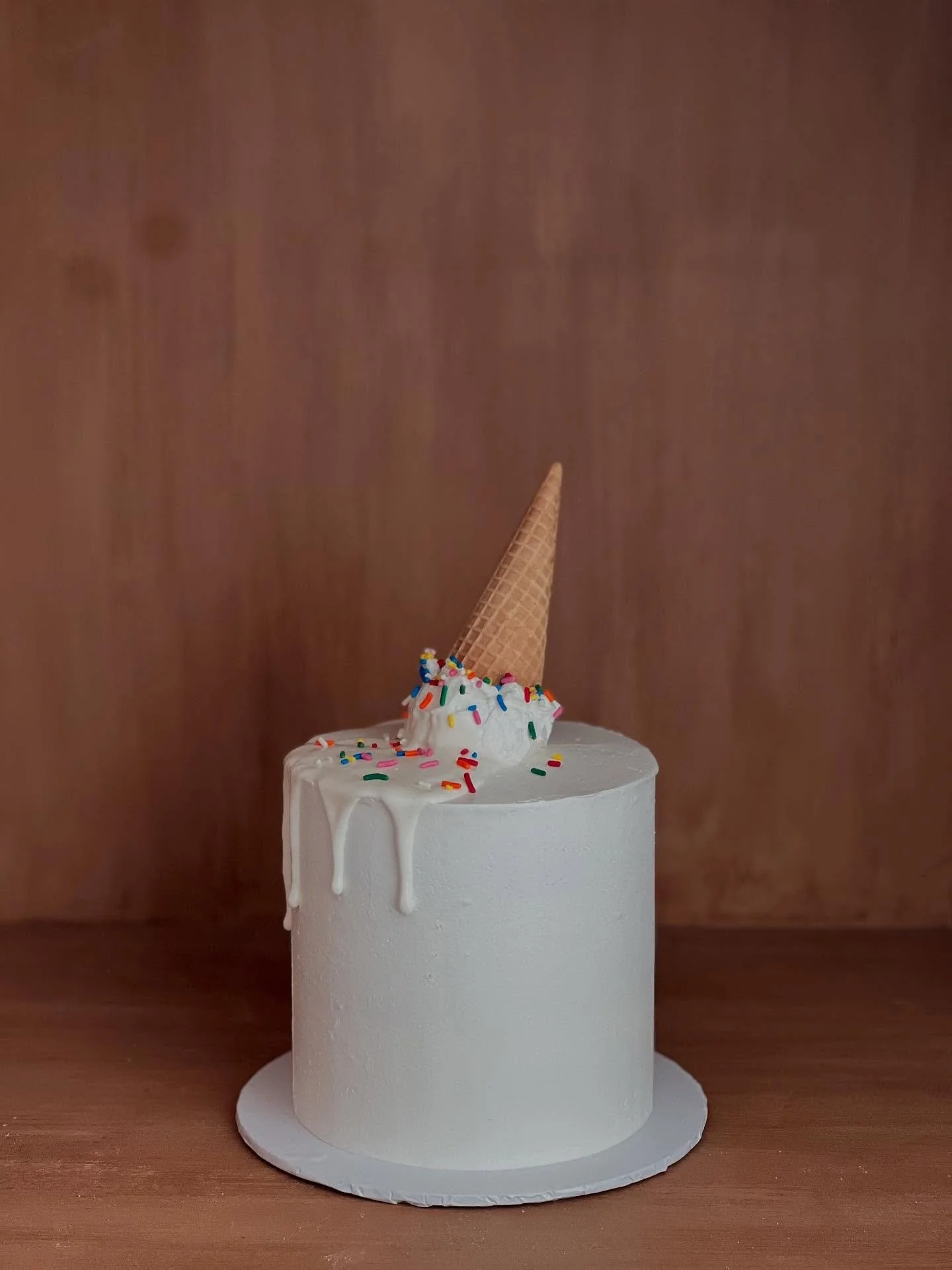 Melty ice cream perfection - vanilla frosting design with celebration cake🍦💙❤️🧡💛💚