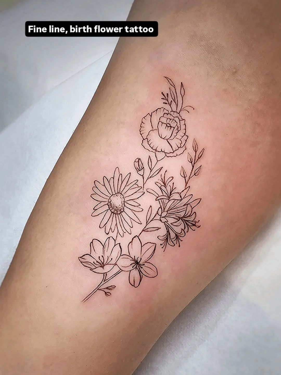 Today's Fine Line Tattoo! 🥰

🌸 Birth flowers to represent family members. 👨&zwj;👩&zwj;👧&zwj;👦

✨️ Custom design with requested flowers.

Interested in your own, personalised, fine line tattoo? 🤔

Just message me with your ideas, and we can get
