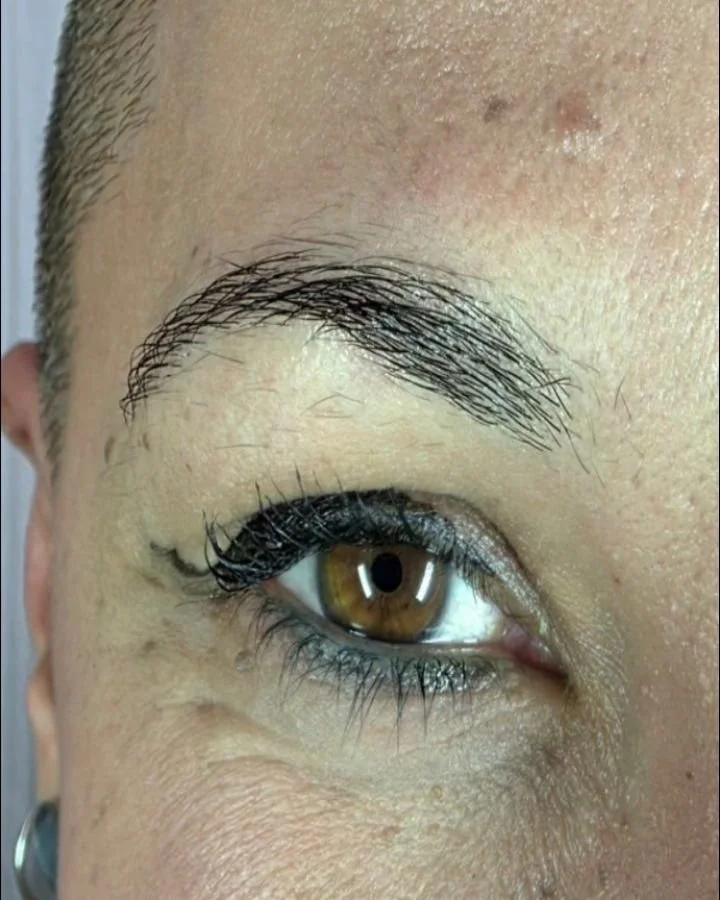 What's my favourite thing to do?! 🤔

Creating beautiful brows for beautiful people! 😍💕🙌😃

Brows can literally transform your face! 😃

They can create balance, symmetry, give a more youthful appearance! 🥰 

Don't believe me? 

Just book a FREE 