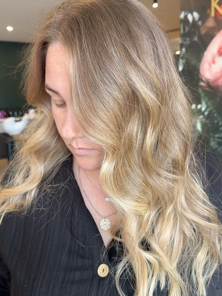 Tailored colour, thoughtful placement, and results that last ✨
Every appointment is customised to you.. because your hair deserves it 🤍