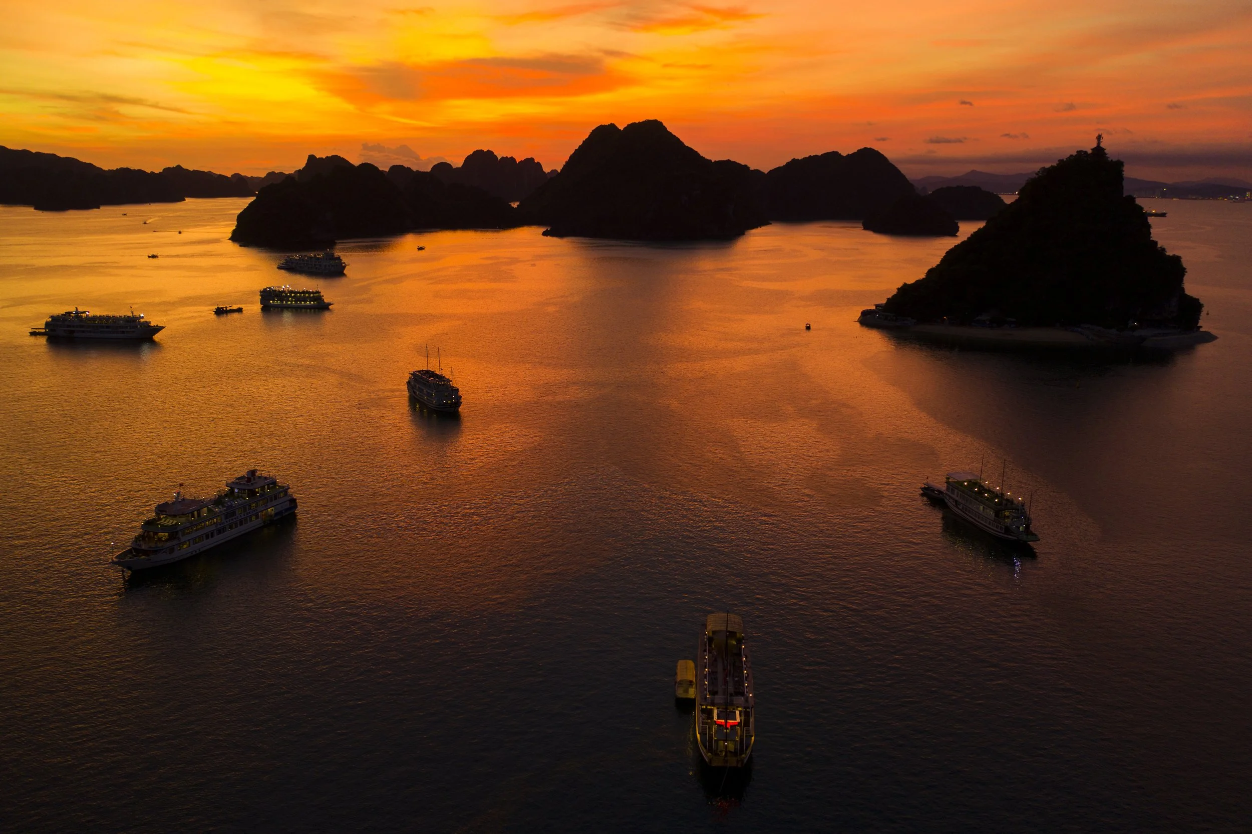 Halong bay copy.JPG