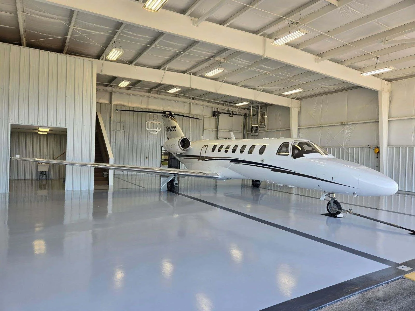 Hanger 3.jpg