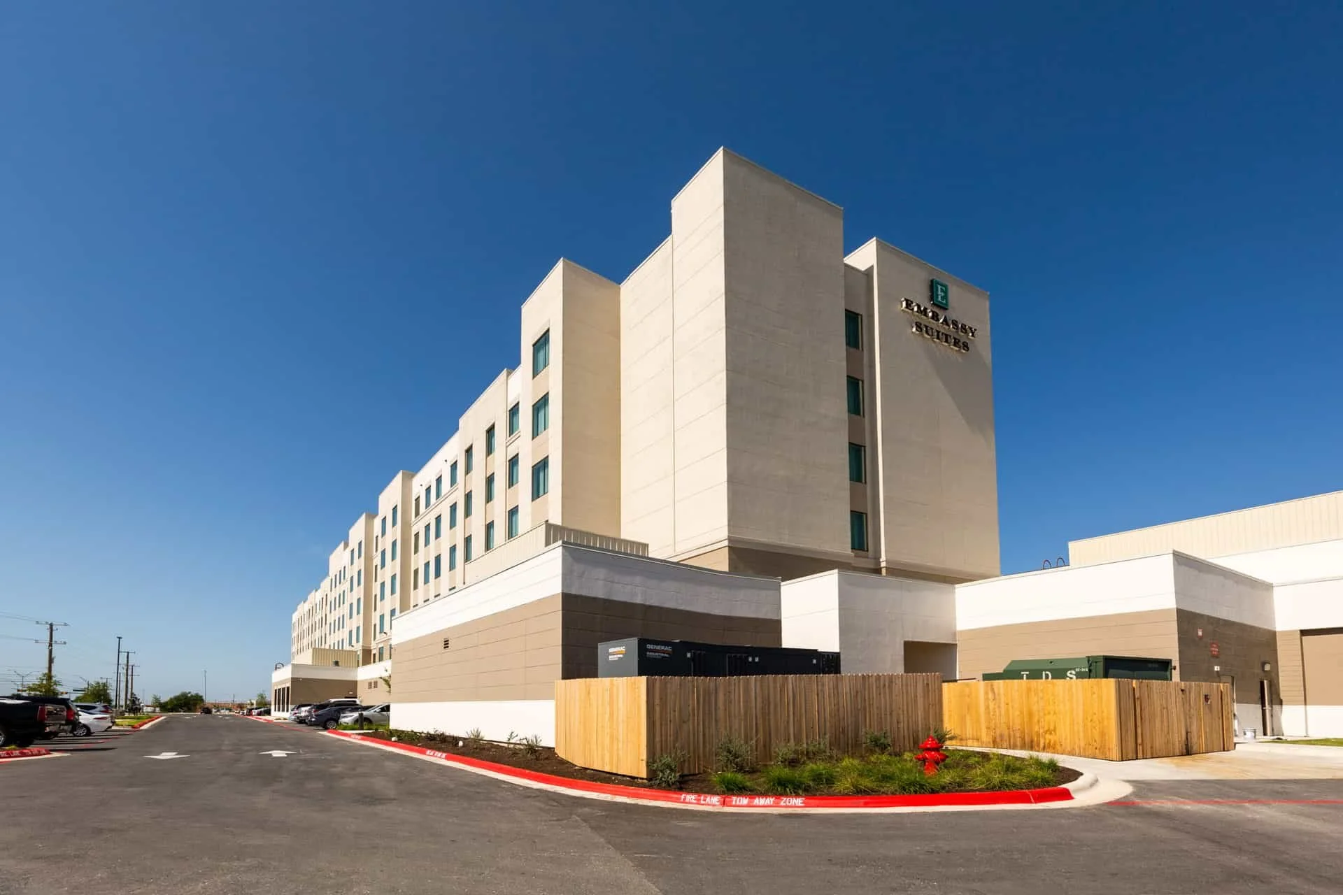 Modular_Hilton Round Rock09-1920.jpg
