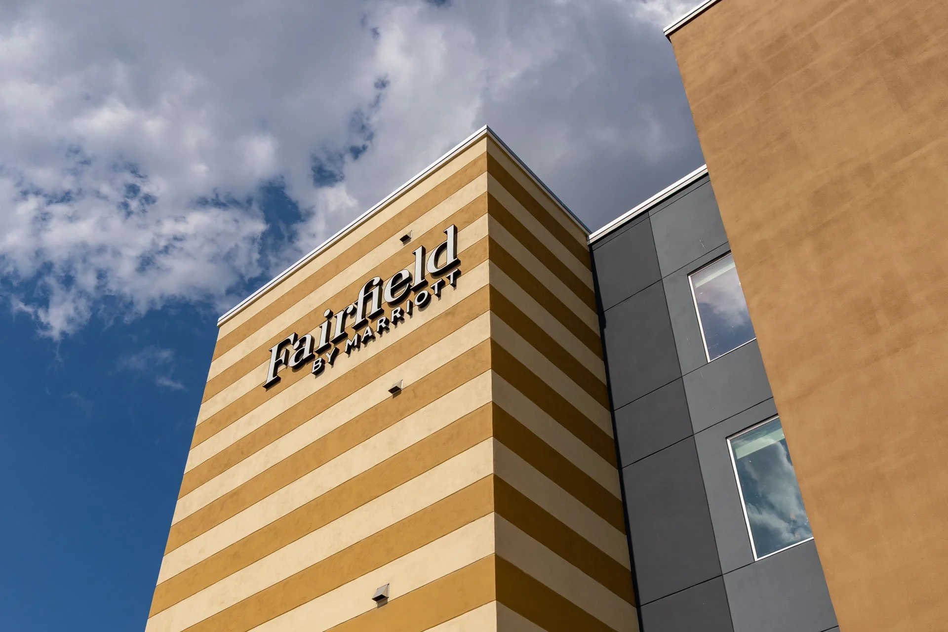 Fairfield Inn &amp; Suites