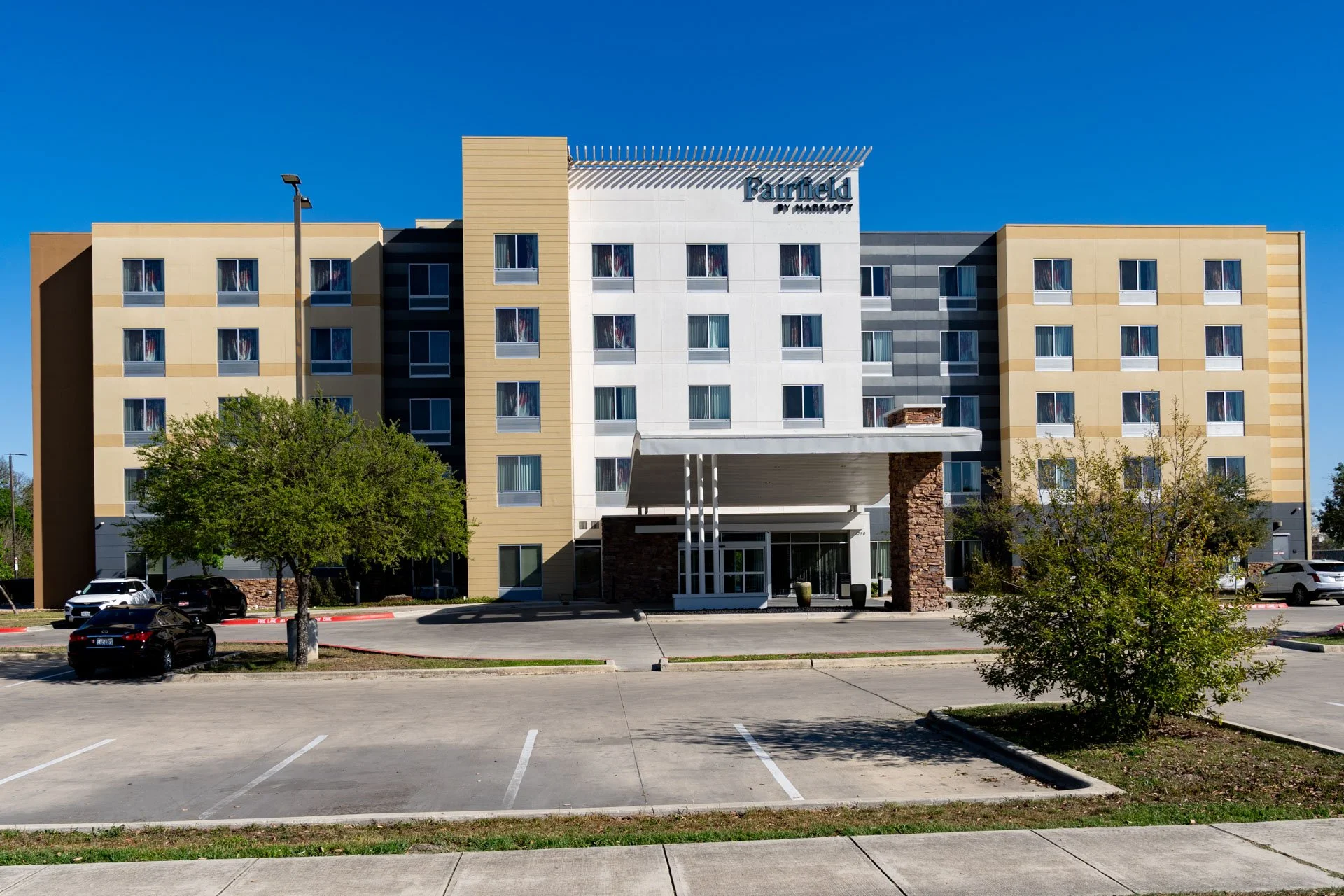 Fairfield Inn &amp; Suites