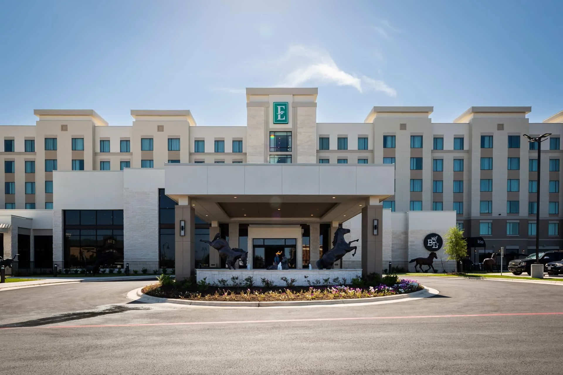 Modular_Hilton Round Rock02-1920.jpg