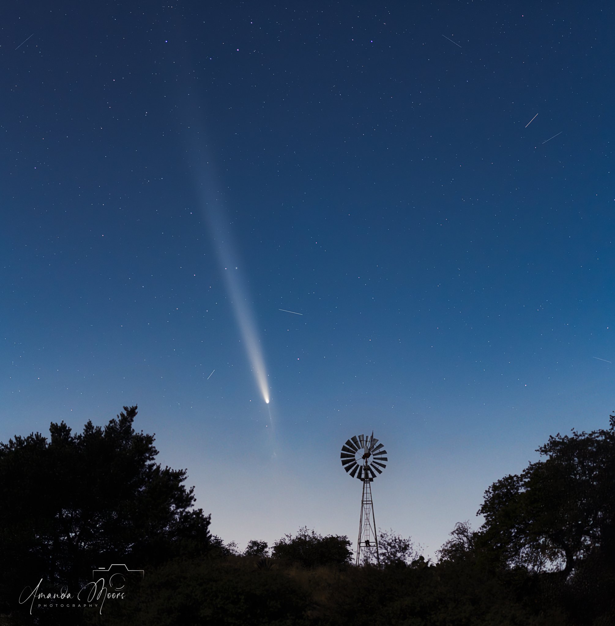 Comet C2023 A3 Tsuchinshan-ATLAS and Windmill