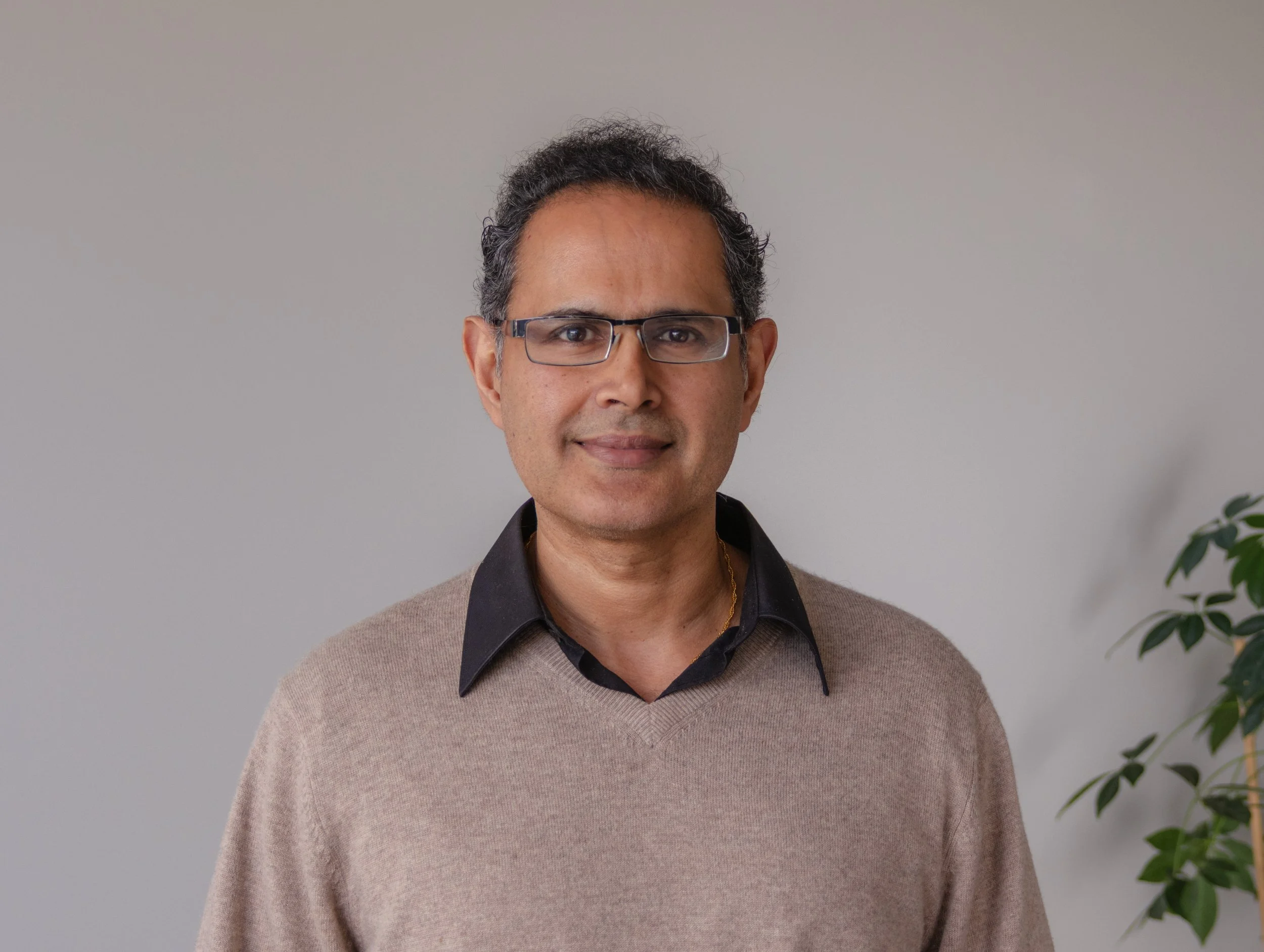 Dr. Roshan Fernandes&nbsp;
