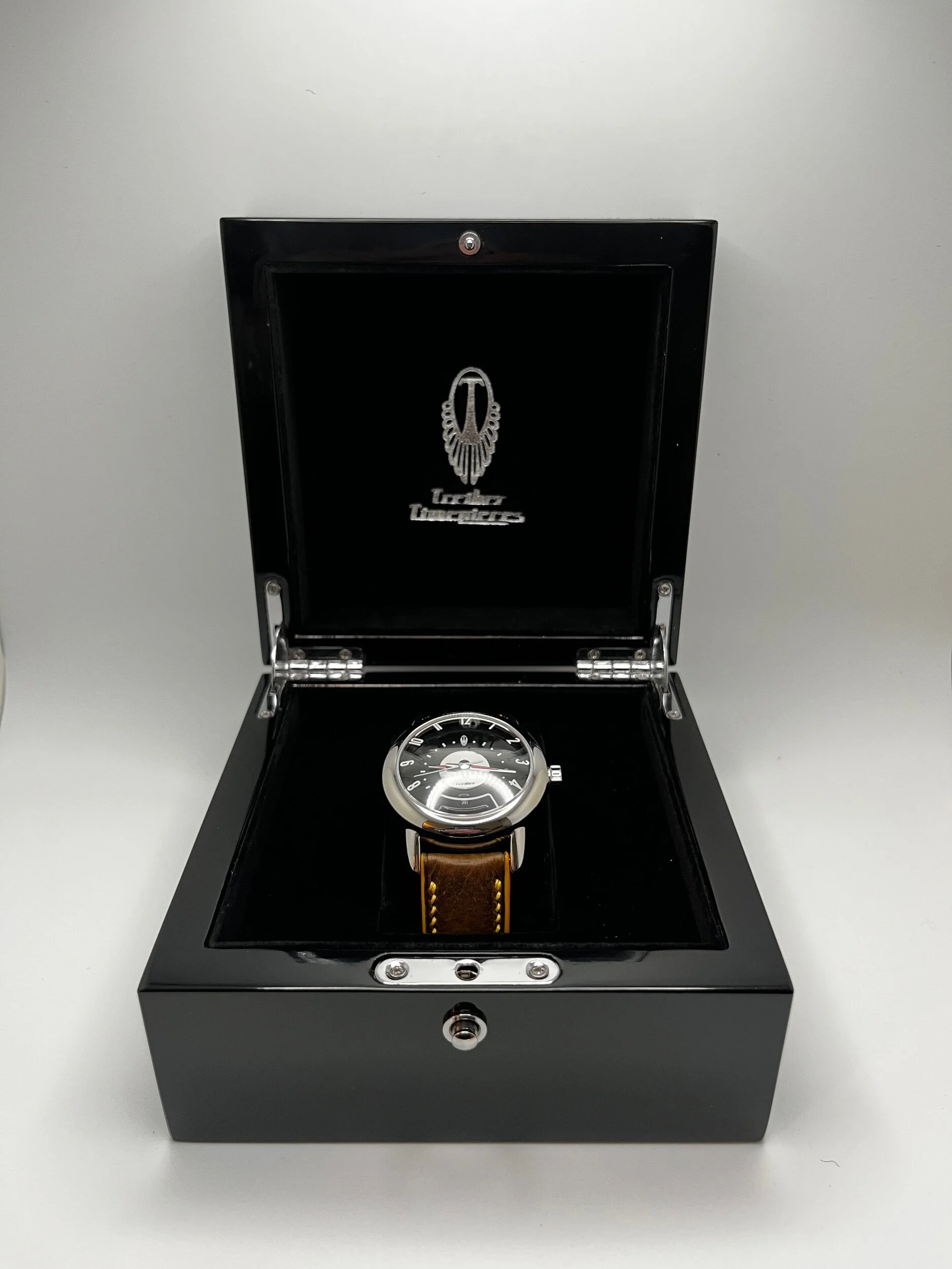 D0C9759A-92F8-41E7-AFB4-EE9A0DFB271B