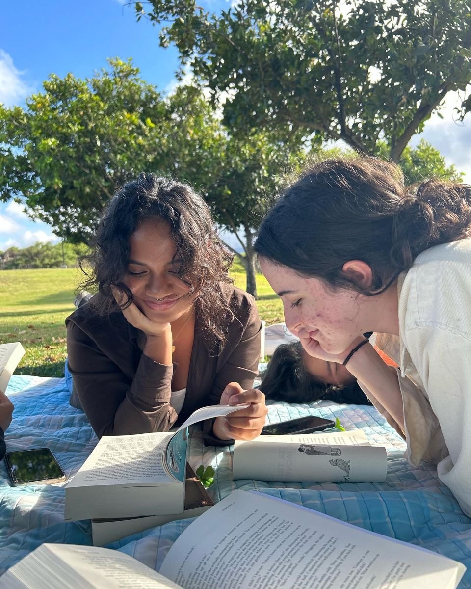 Bookish Bi Reading Club 