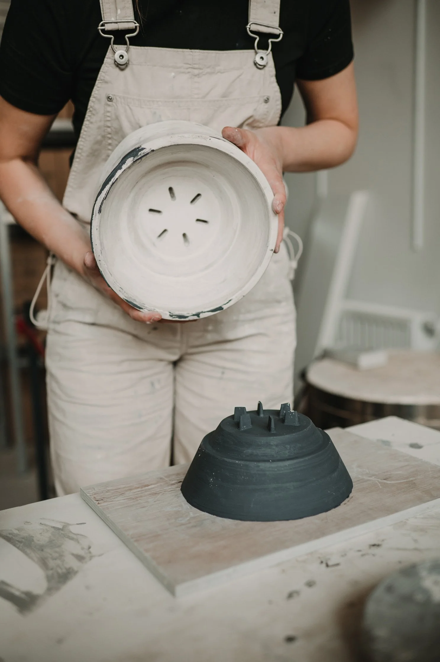 ayla-maagdenberg-sari-rikken-ceramics-pot2.jpg