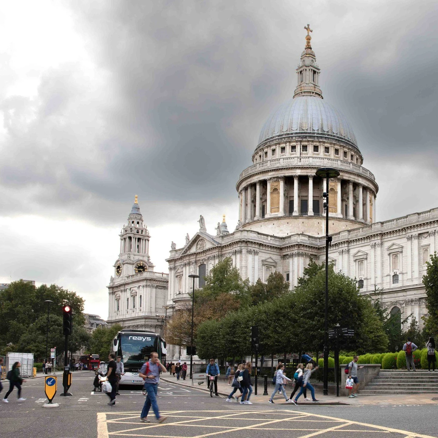 I have to go back. So much more of London to see and shoot.