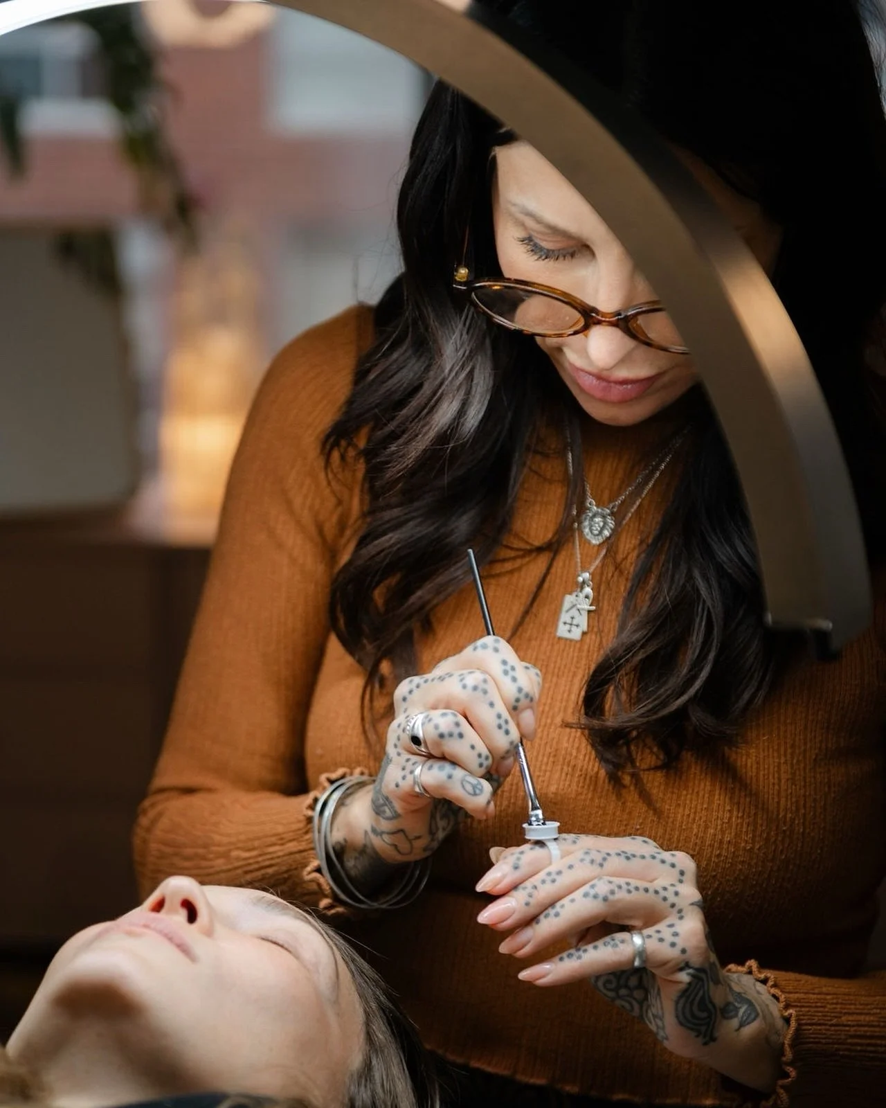 Time to book your Lash Lift &amp; Tint for the holidays!✨