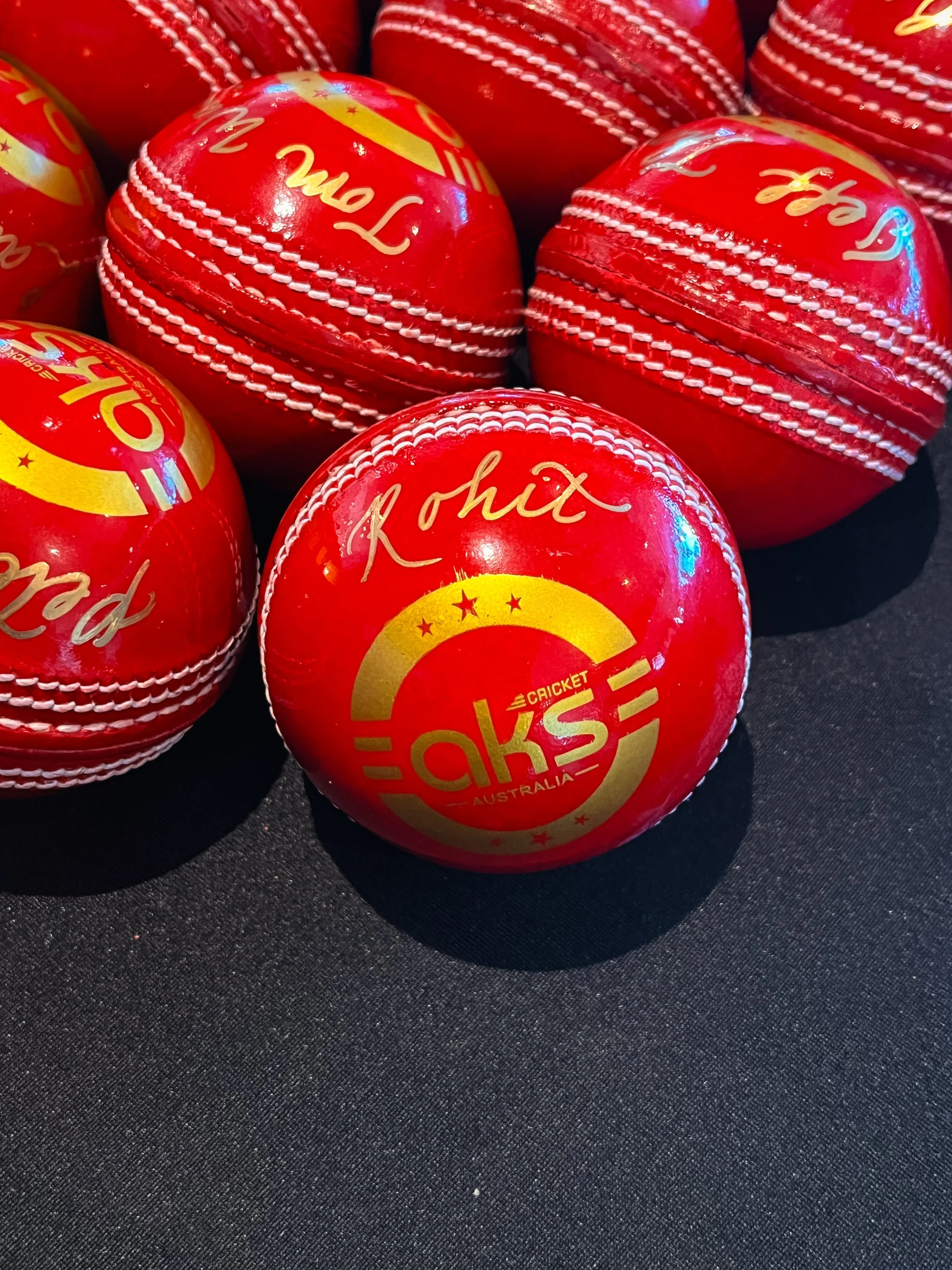 hand-lettering-cricket-balls-live-personalisation-kristie-onasis-calligraphy-australia.JPG