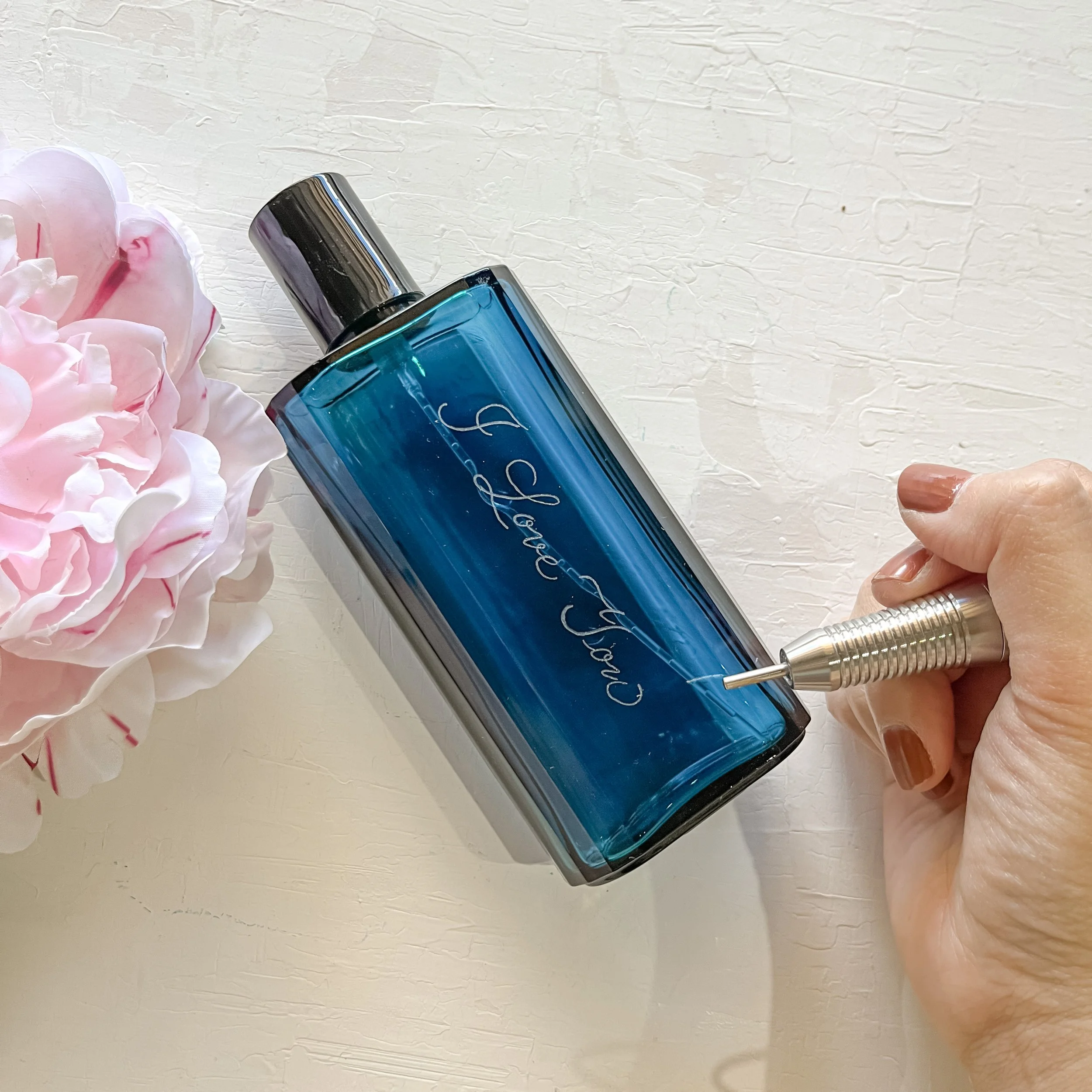 bottle-perfume-engraving-live-event-kristie-onasis-calligraphy-studio-perth-australia