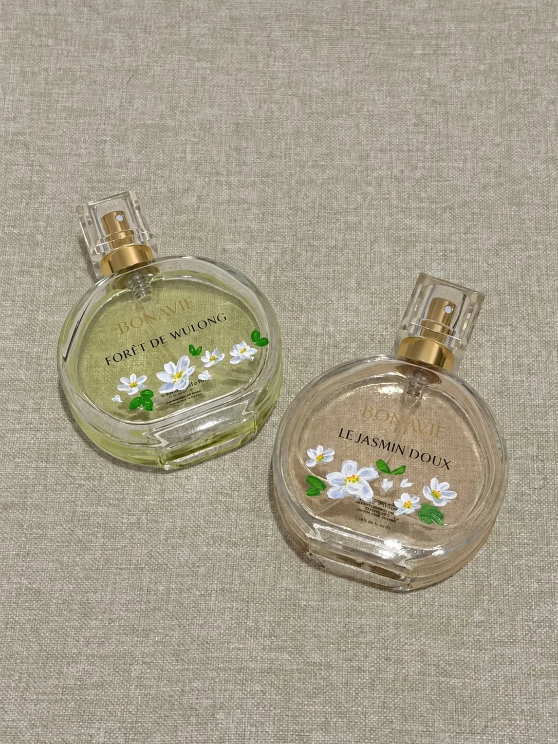 floral-painting-on-perfume-brand-activation-calligraphy-kristie-onasis-perth.jpg