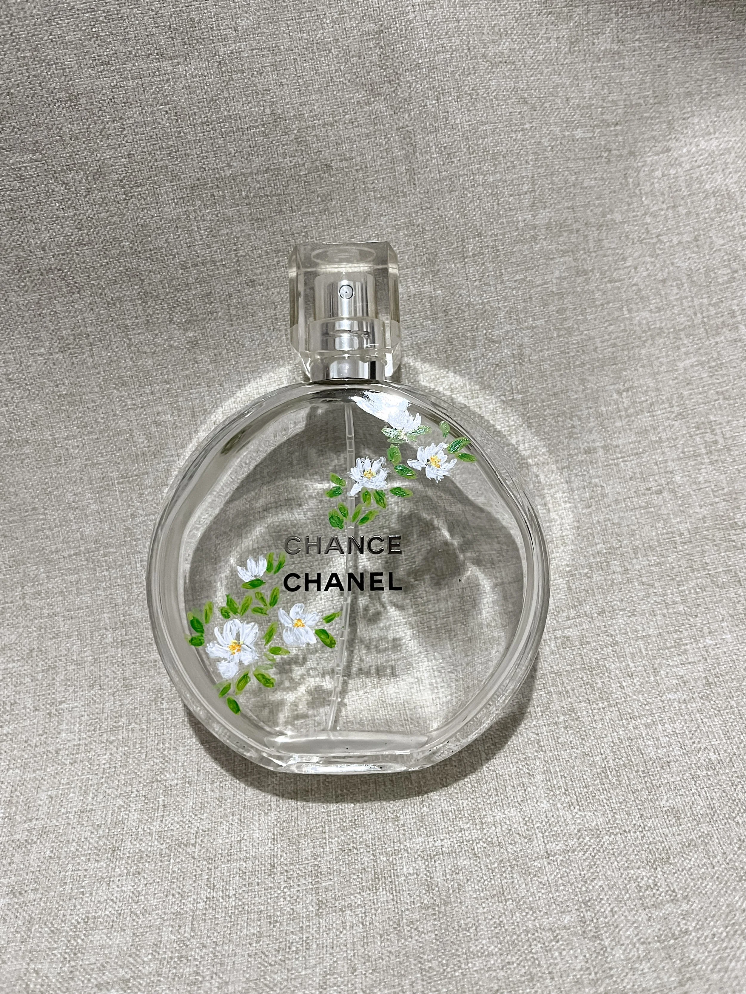 floral-painting-on-chanel-perfume-brand-activation-calligraphy-kristie-onasis-perth.JPG