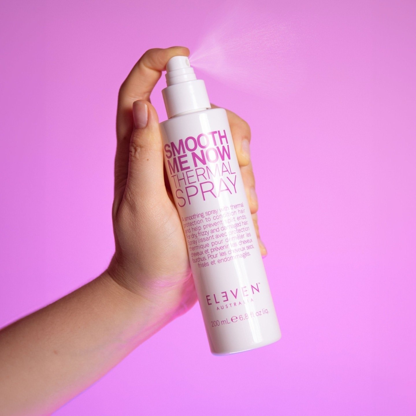 Ontdek onze verschillende hittebeschermers en kies de perfecte match voor jouw lokken! ⬇️

💗 SMOOTH ME NOW THERMAL SPRAY 💗
- beschermt tot 220&deg;C
- beheerst pluizig haar
- verkort de droogtijd
- glad en glanzend eindresultaat
- voorkomt gesplete