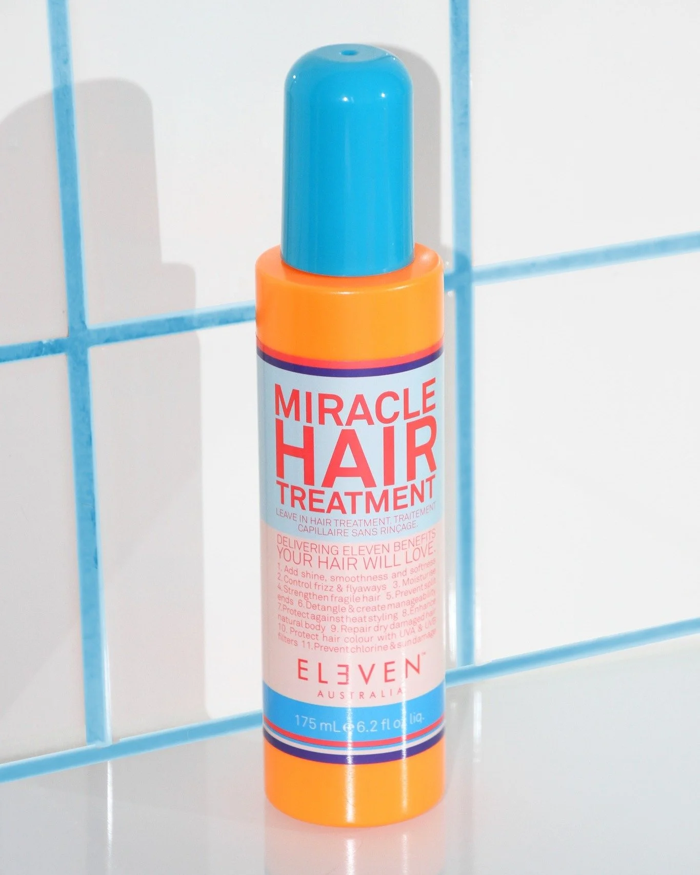 Onze bestseller MIRACLE HAIR TREATMENT is terug in een exclusieve Limited Edition verpakking m&eacute;t 40% extra inhoud 💙🩵🧡 Dezelfde 11 voordelen waar je haar dol op is, nu in een 175 ml flacon voor de prijs van 125 ml. Dat betekent 50 ml GRATIS!