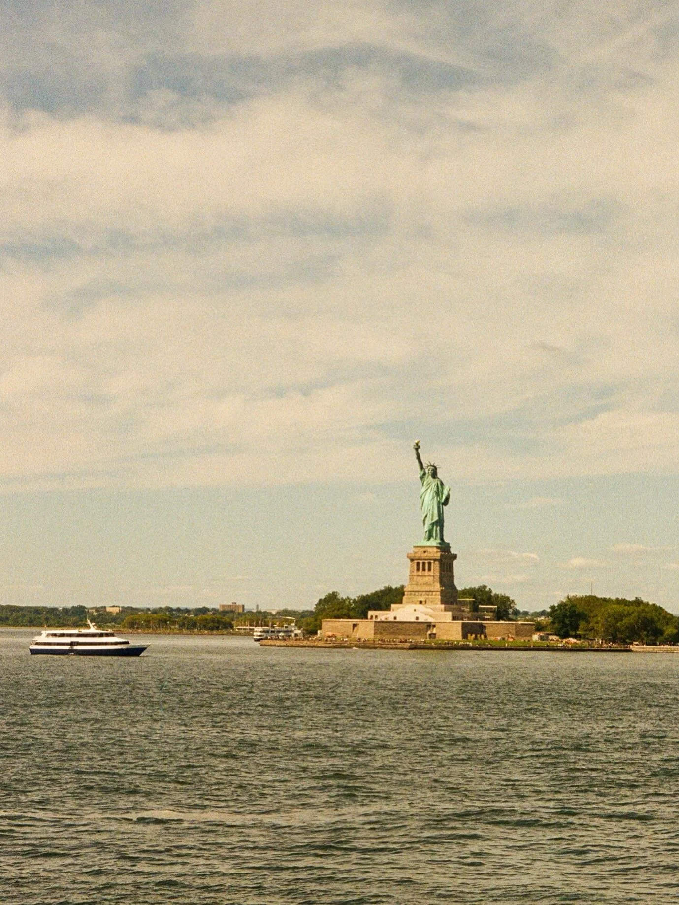 564. &ldquo;Give me your tired, your poor, your huddled masses yearning to breathe free, the wretched refuse of your teeming shore.&rdquo; A beautiful morning seeing the Statue of Liberty on the Staten Island Ferry | Staten Island, New York City, tak