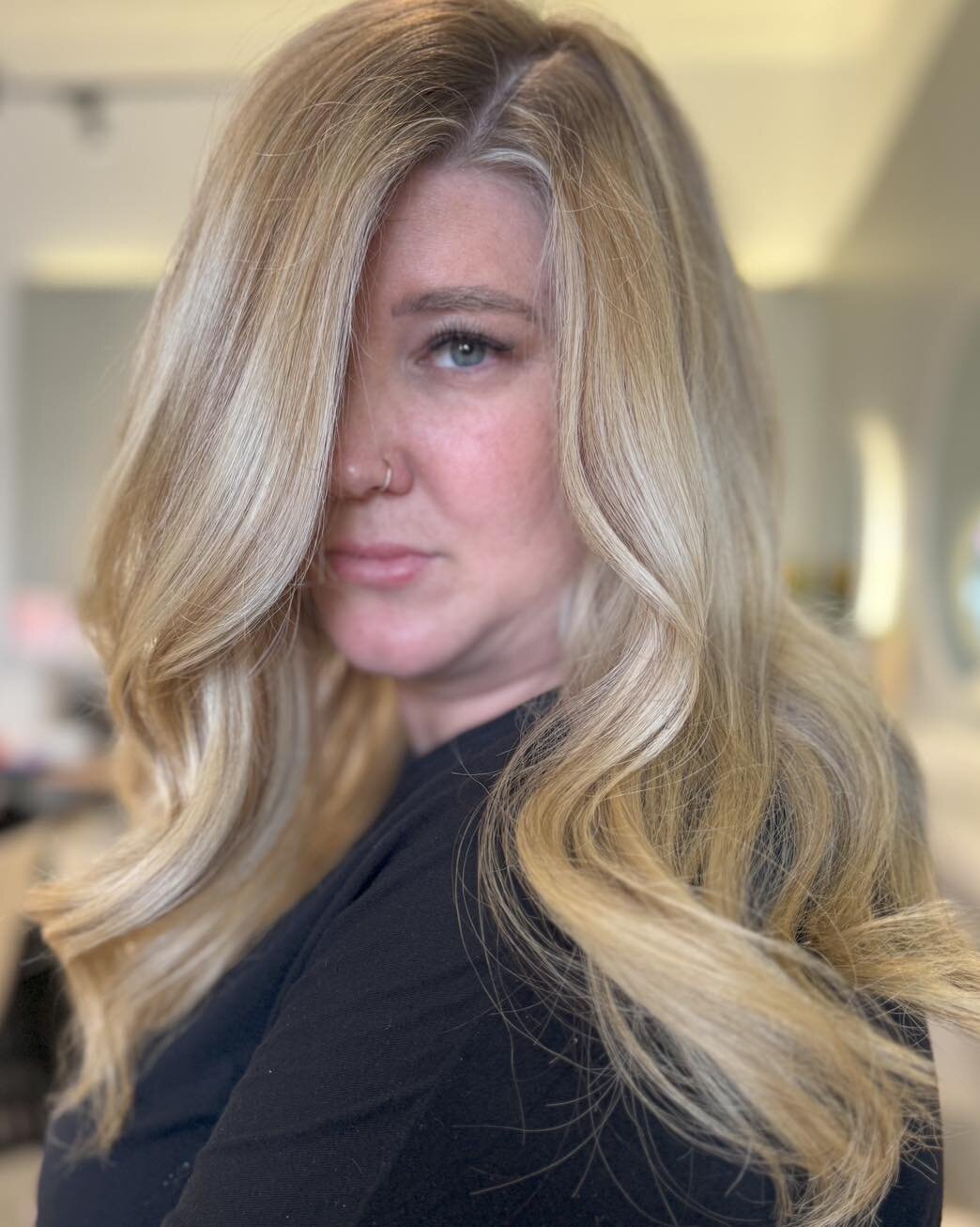 Brightening up your feed with this blonde transformation ✨

#hairdresserfiztroy #hairdressercliftonhill #firzroy #blonde #blondesalon #melbournesalon #transformation #blondespecialist #dyson #ghd LA BIOSTHETIQUE AUSTRALIA R+Co BLEU @oribe @framar