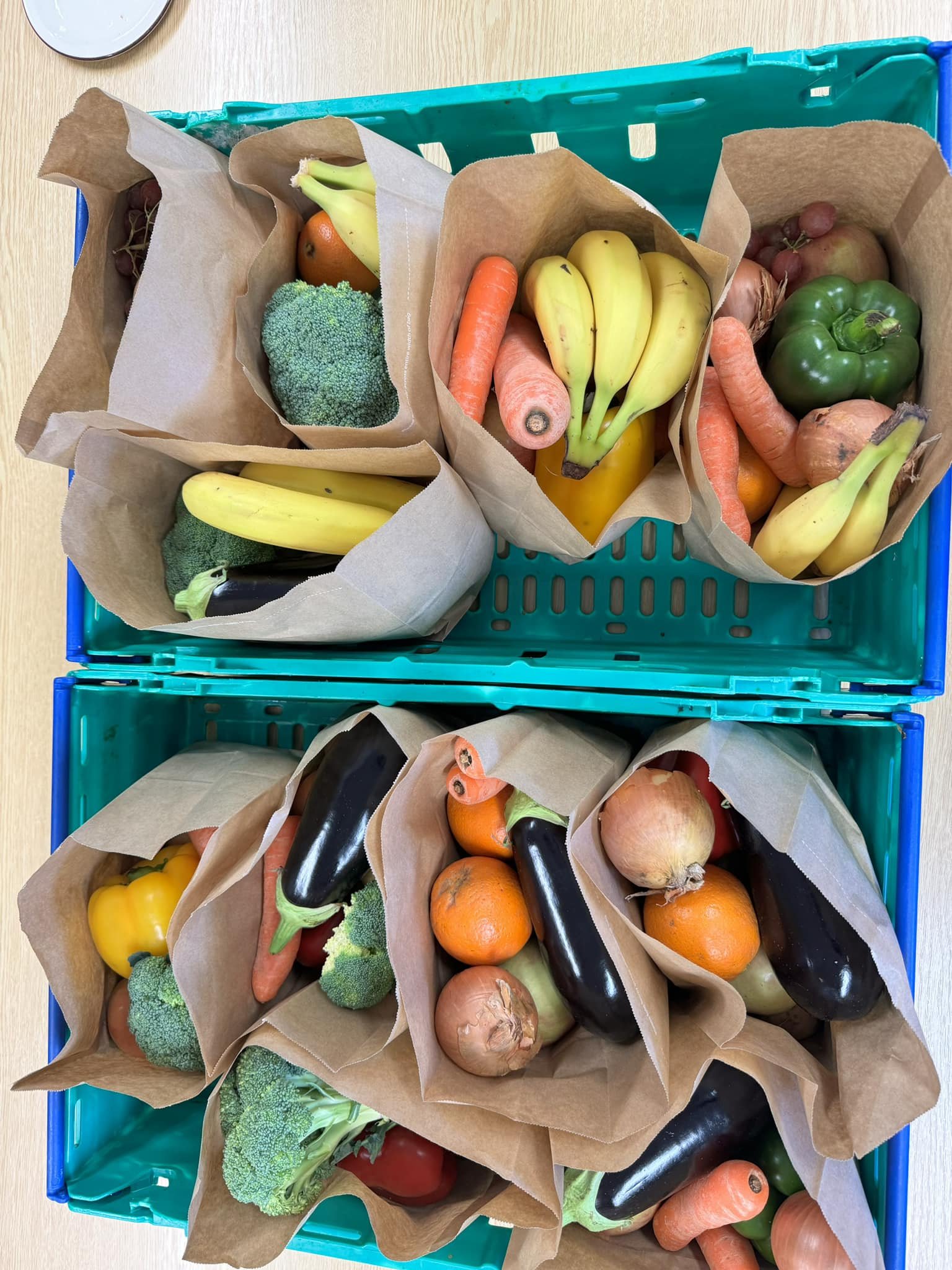 Donated from Can You See Me CIC

Free Fruit and Vegetables bags available from the centre. Please pop up, limited available.