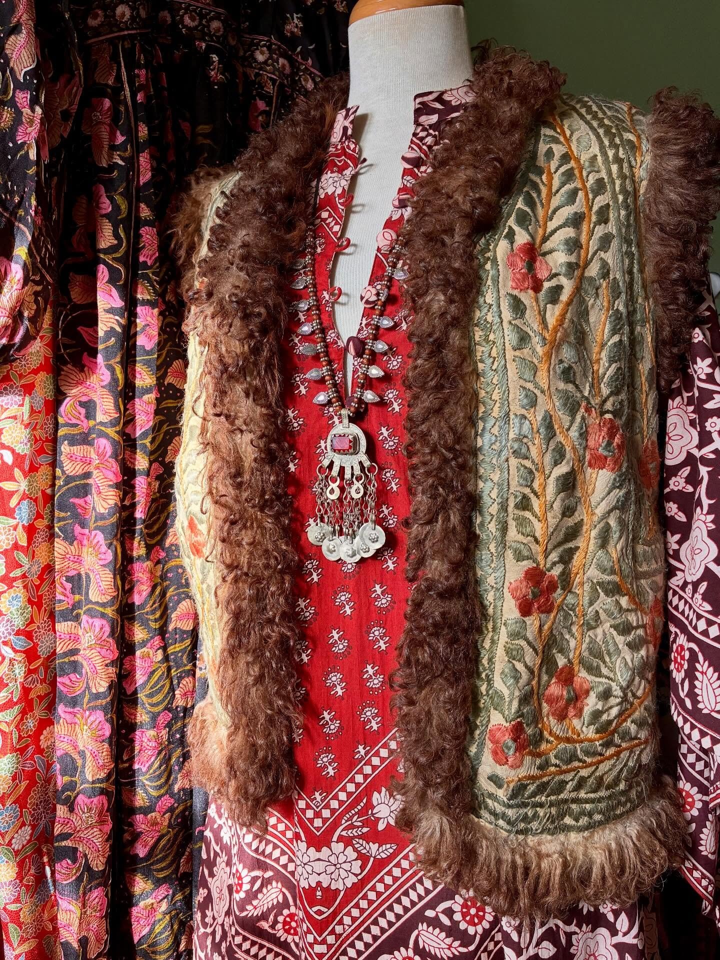 I&rsquo;m not sure HOW exactly but this rare piece of vintage magic is still available ✨ Straight out of the 70&rsquo;s - this extraordinary waistcoat is heavily embroidered with silk threads throughout 🪡 An item worth treasuring &amp; cherishing. A