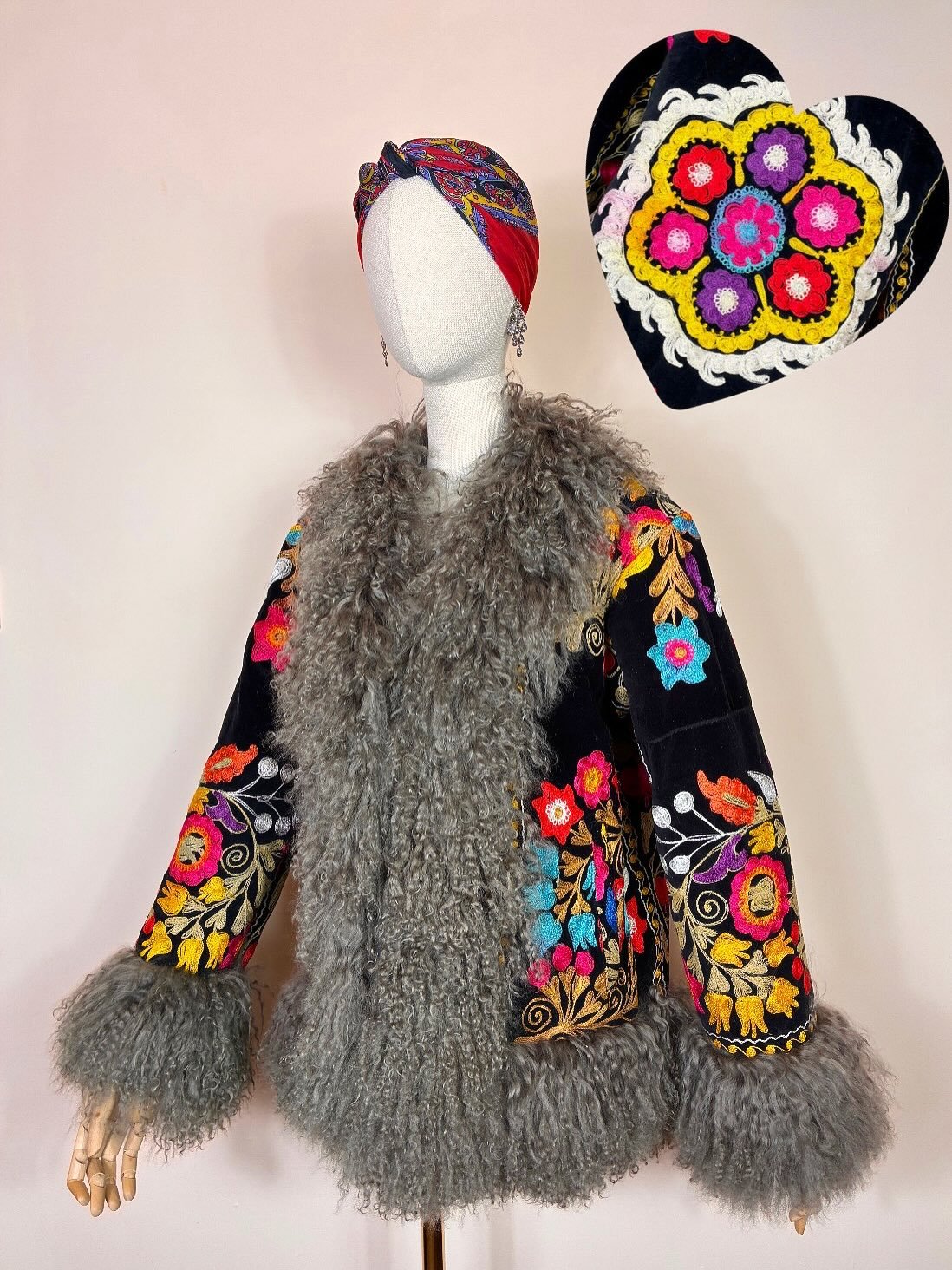 🌸 LAST DROP OF 2025 🌸 Three incredible PENNY coats have just landed on the website ~ each one just as magical as the next 🧚🏼&zwj;♀️✨ Handmade from vintage &amp; antique Suzani fabric 🪡 preloved materials saved from textile waste ~ reimagined int