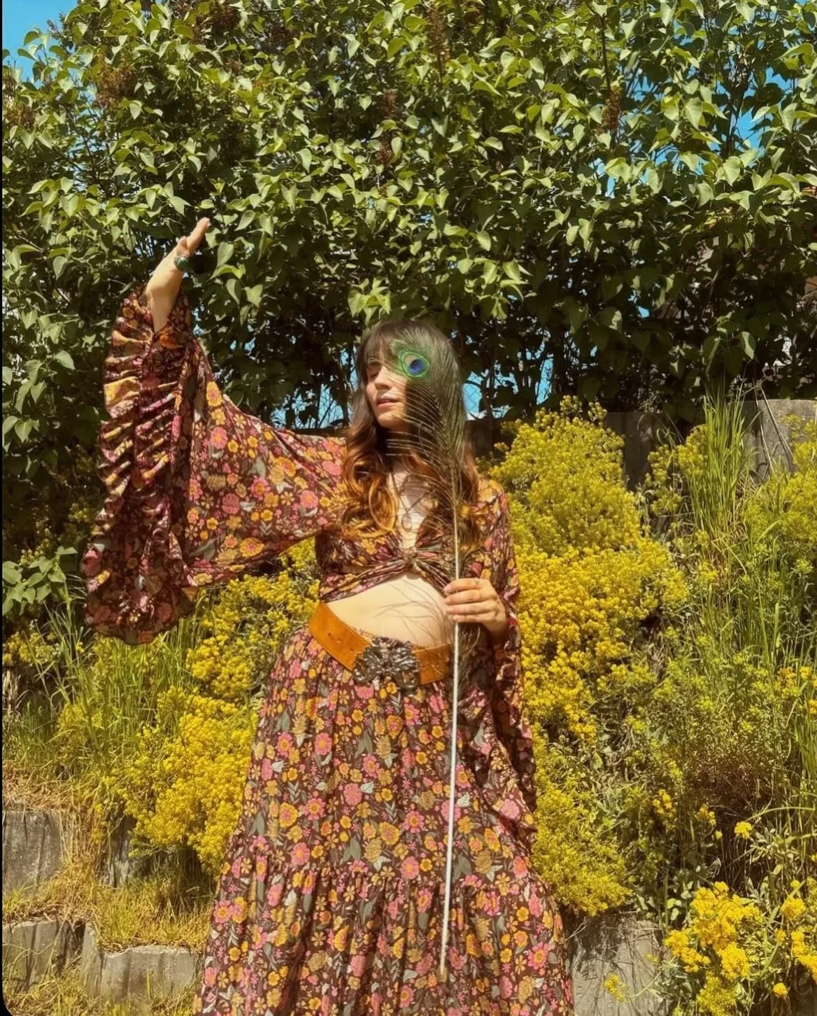 Absolutely THRILLED to announce the return and recent restock of our most loved STEVIE Silk Set! Made from the most incredibly delicate and buttery soft silk ~ adorned in the sweetest blossom pink &amp; buttercup yellow floral print 🌼🌸

🦋 Fully re