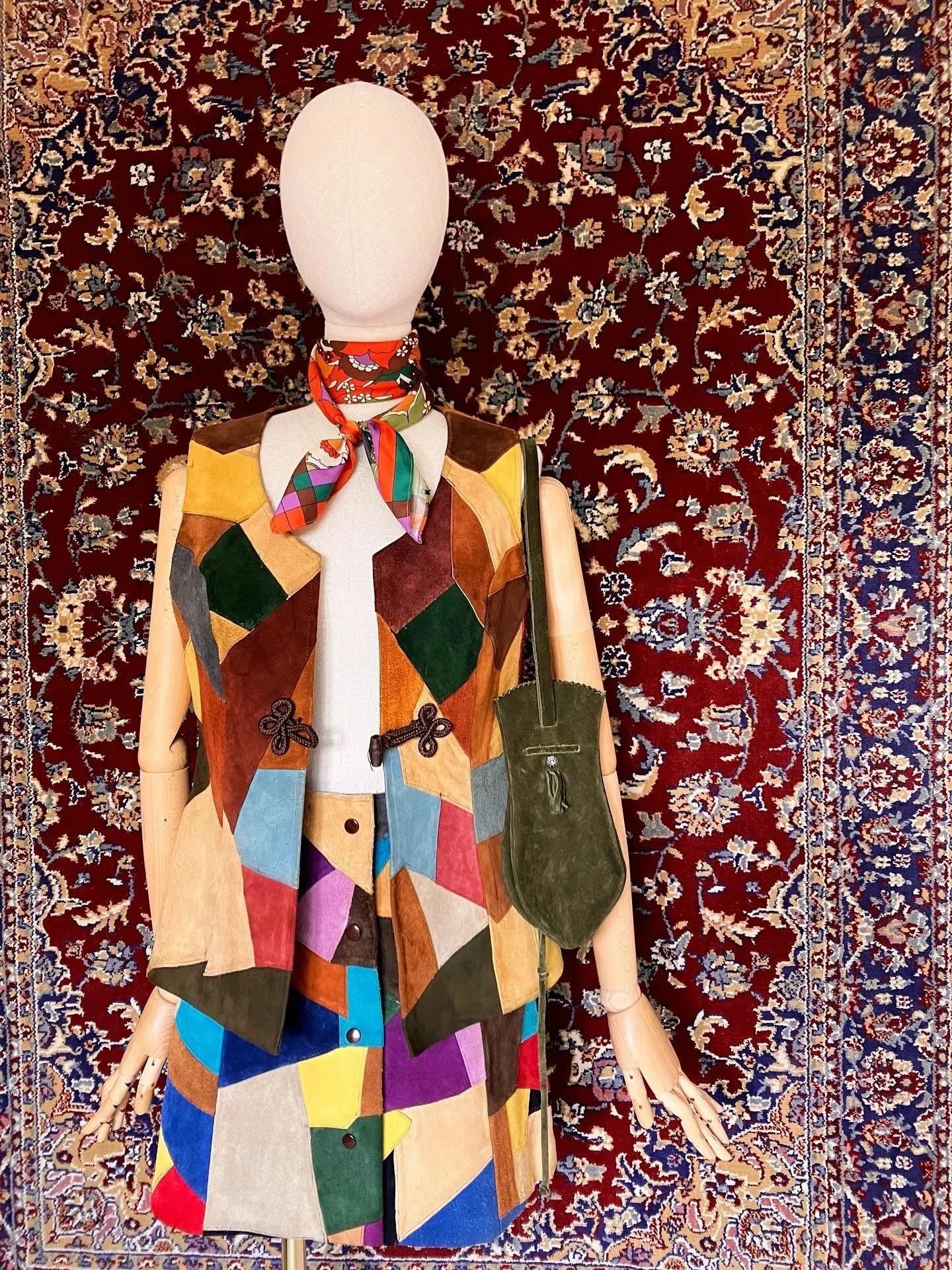 ✨FOR SALE✨ The most incredible true vintage suede leather patchwork two piece - SO DREAMY 💭

Waistcoat and mini skirt set. Skirt has poppers up the front and hook and eye fastening at the waist. The waistcoat is fully lined inside with satin and has