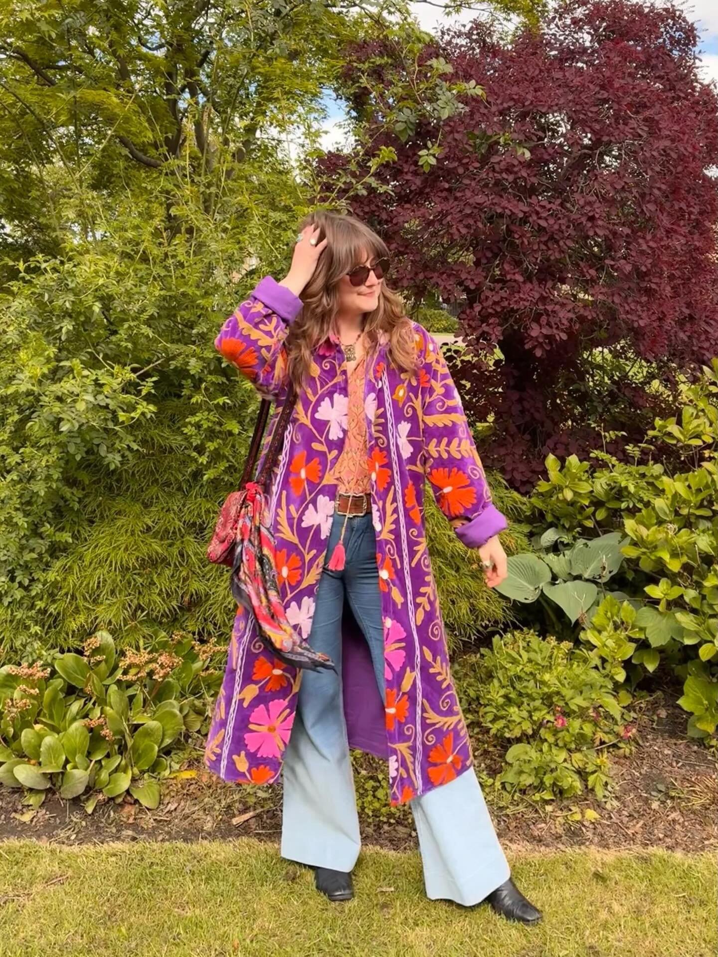 To all the dreamers with a velvet HENDRIX jacket on their wish-list 💫&hellip;There&rsquo;s only these TWO left before were completely sold out 🔮🎸

Thanks so much to those of you who have already ordered yours - I am so happy you LOVE this new desi