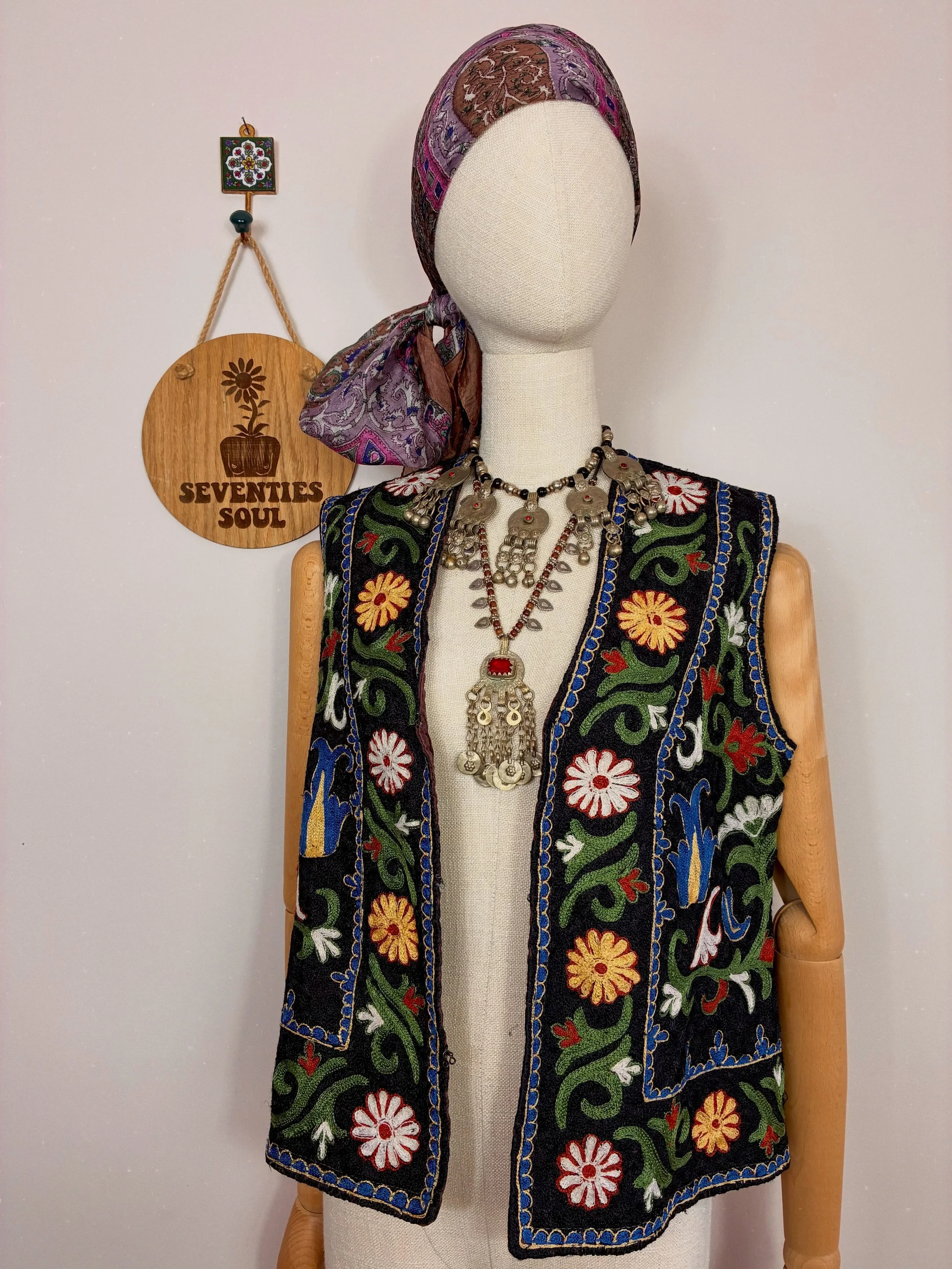 VINTAGE COLLECTION NOW LIVE
Shop some really pretty preloved pieces on my website! 🌷🌷🌷🌷 shop link in bio or search:
www.seventiessoul.co.uk

Worldwide Shipping
10% off your first order