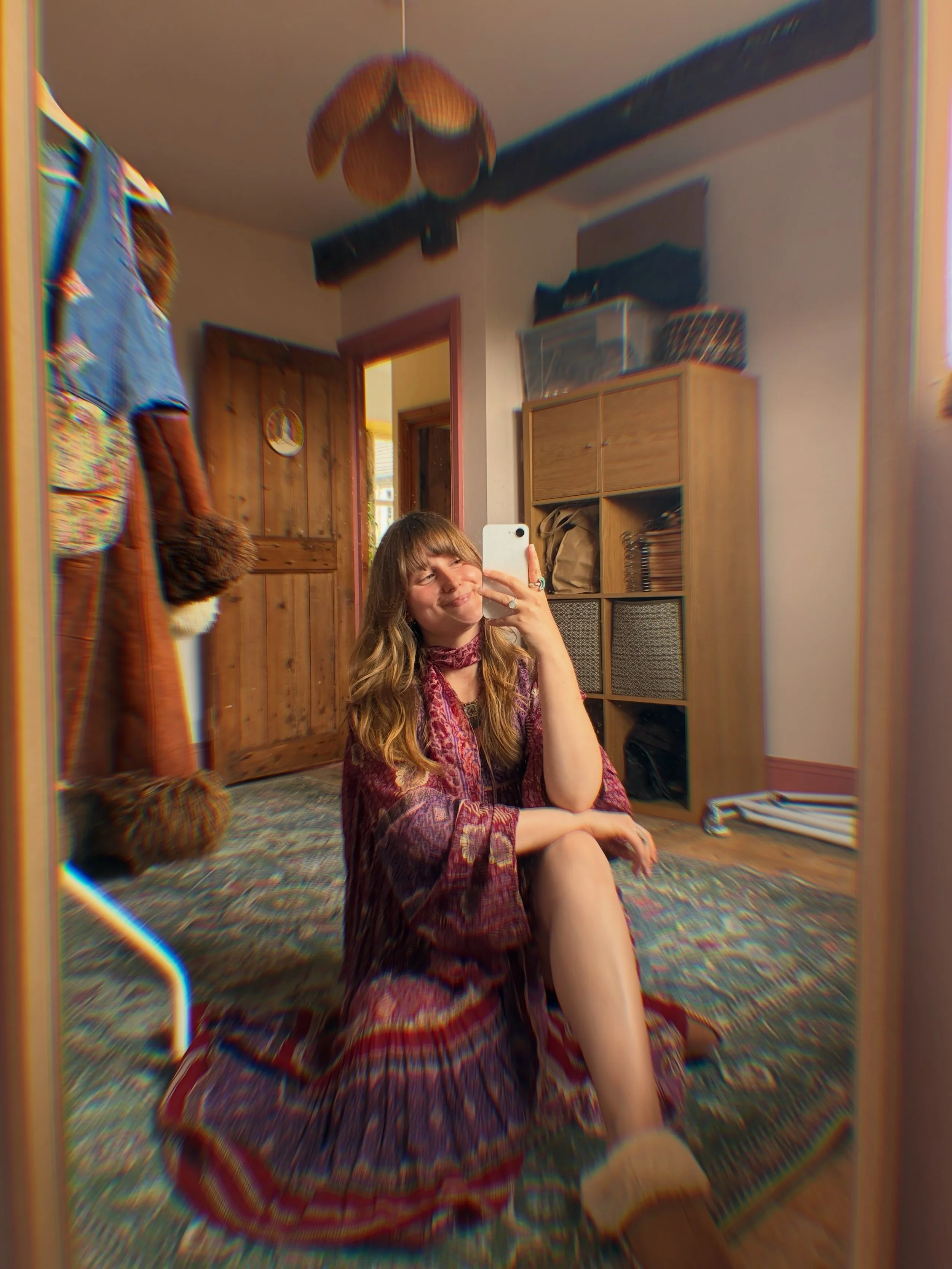 Pretty vintage dresses + fluffy slippers can only mean one thing&hellip; autumn is coming 🍂 Autumn is my absolute favourite season of all. Drawing inspiration from Mother Nature herself - I&rsquo;ll be using this time to slow down 🐌 The shop will b