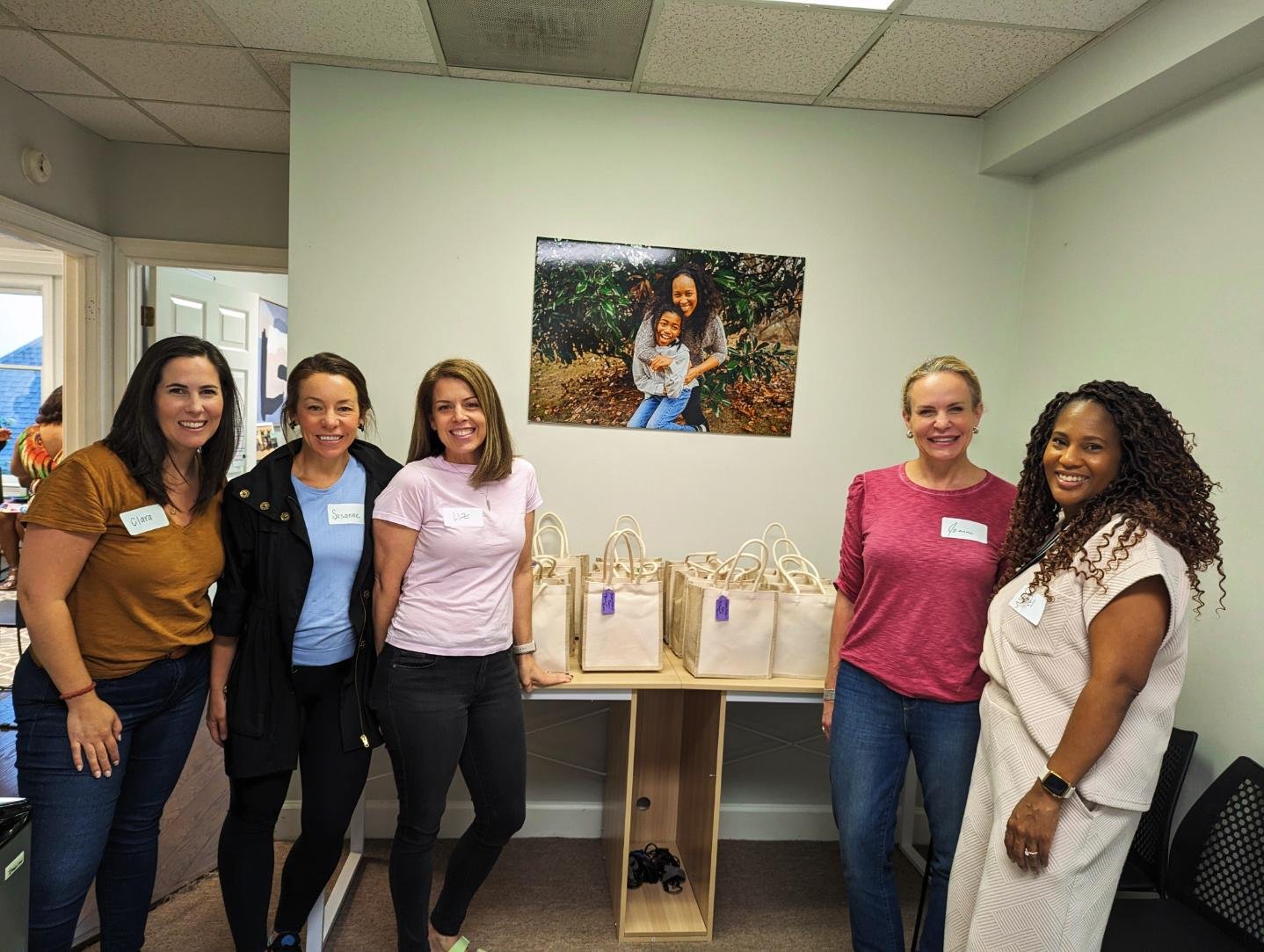 We had a successful Mother's Day event yesterday, thanks to our friends over at @bloom.atl 🙌
They curated these very thoughtful gift bags for our moms, and also set up lunch and snacks for them to enjoy! All current and alumni moms were invited, and